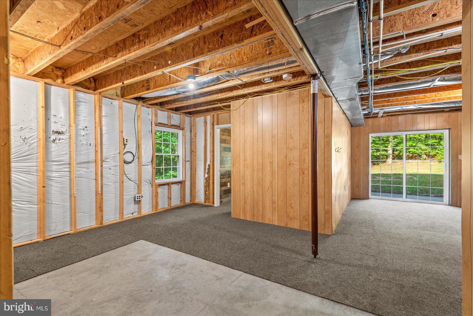 CAROLINE PINES - Residential