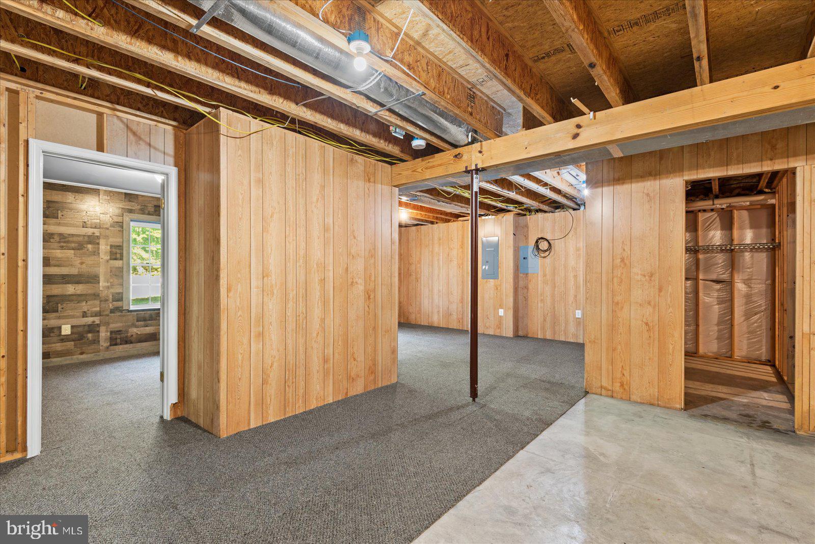 CAROLINE PINES - Residential