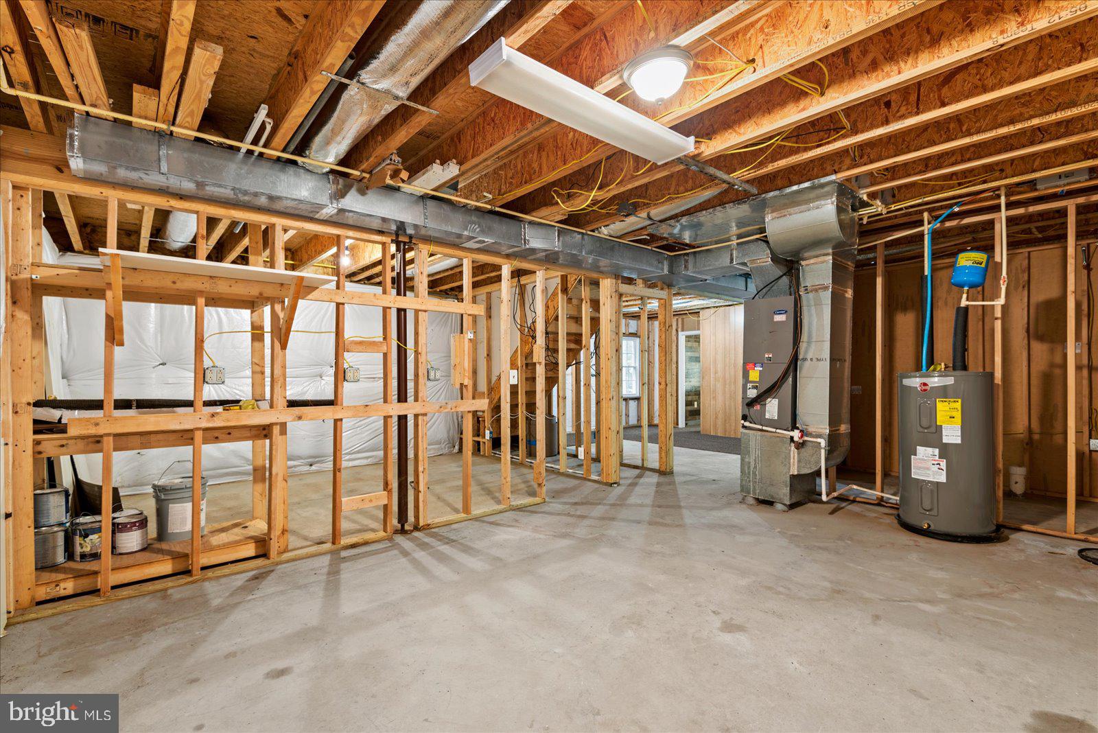 CAROLINE PINES - Residential