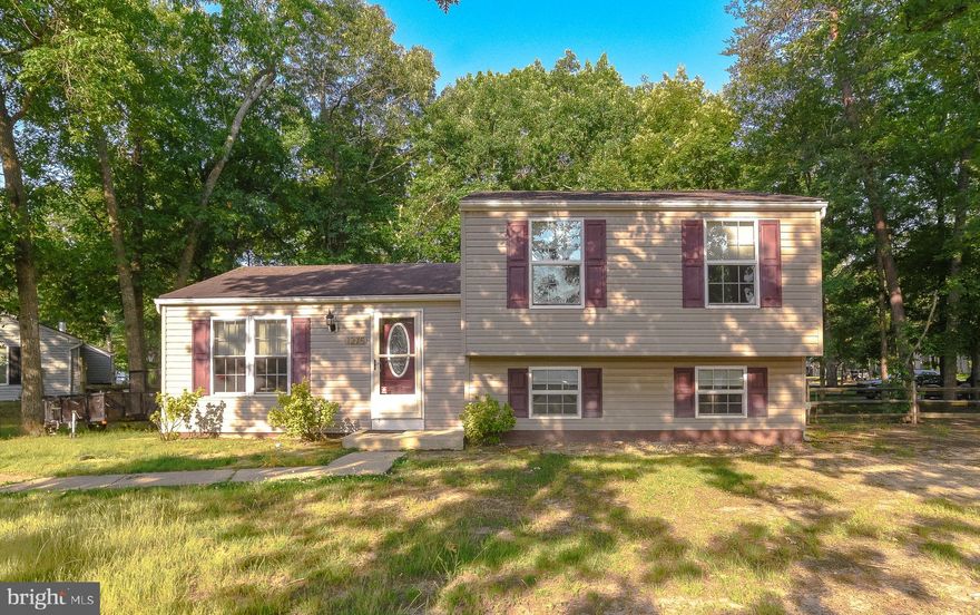 THIS IS WHERE YOU CALL HOME!!!  Nice Home - Granite Countertops, SS Appliances, Walk-out Basement area has FR area and other area that can be used for so many things.  Heat pump replaced in 2021.  Fenced Back yard,  Nice Corner Lot!  Community Pool, Sidewalks, Close to everything.  HOME is in good condition and ready for you to move in.  Don't Miss Out today.