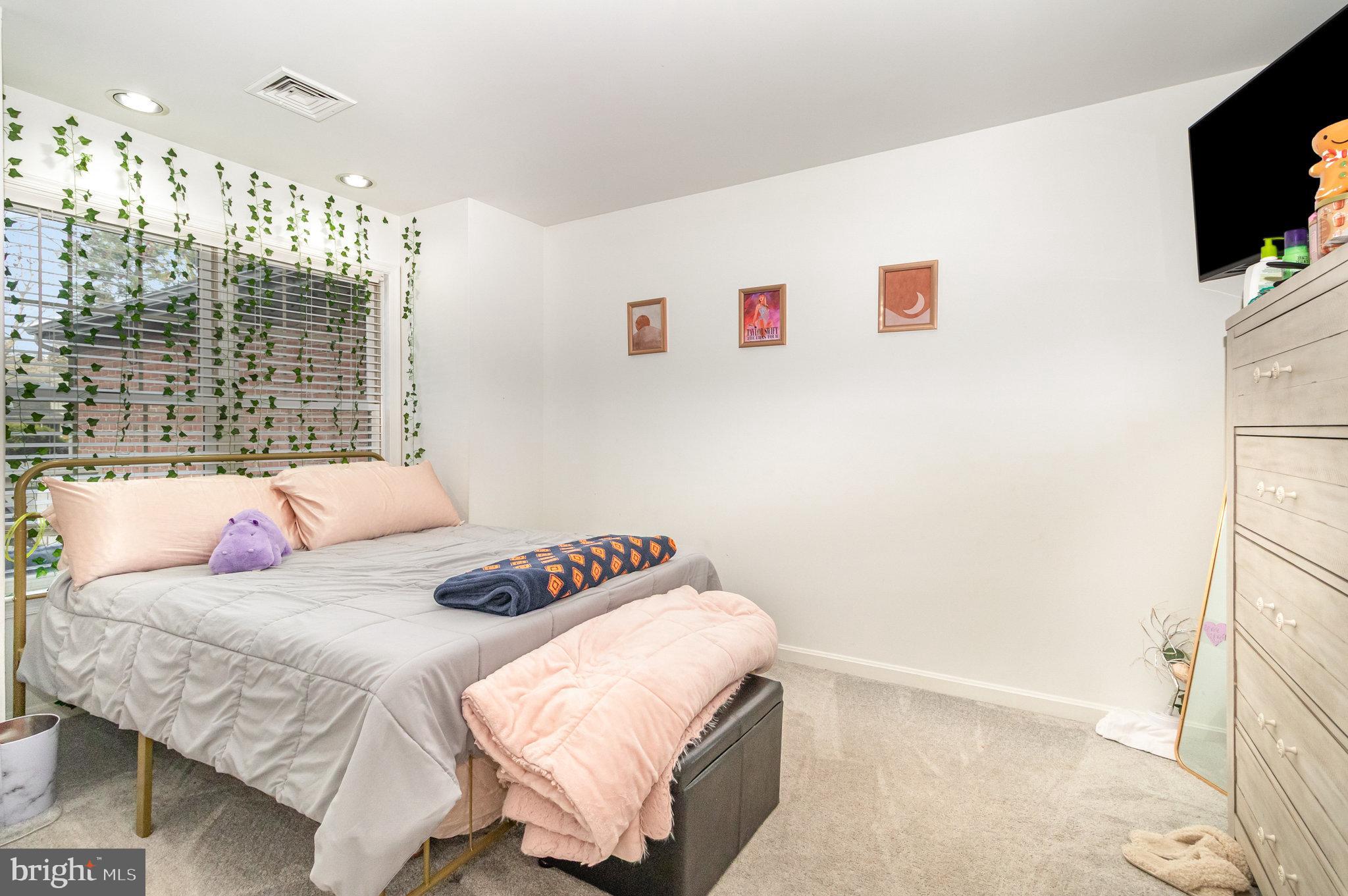 CAMBRIDGE COMMONS - Residential