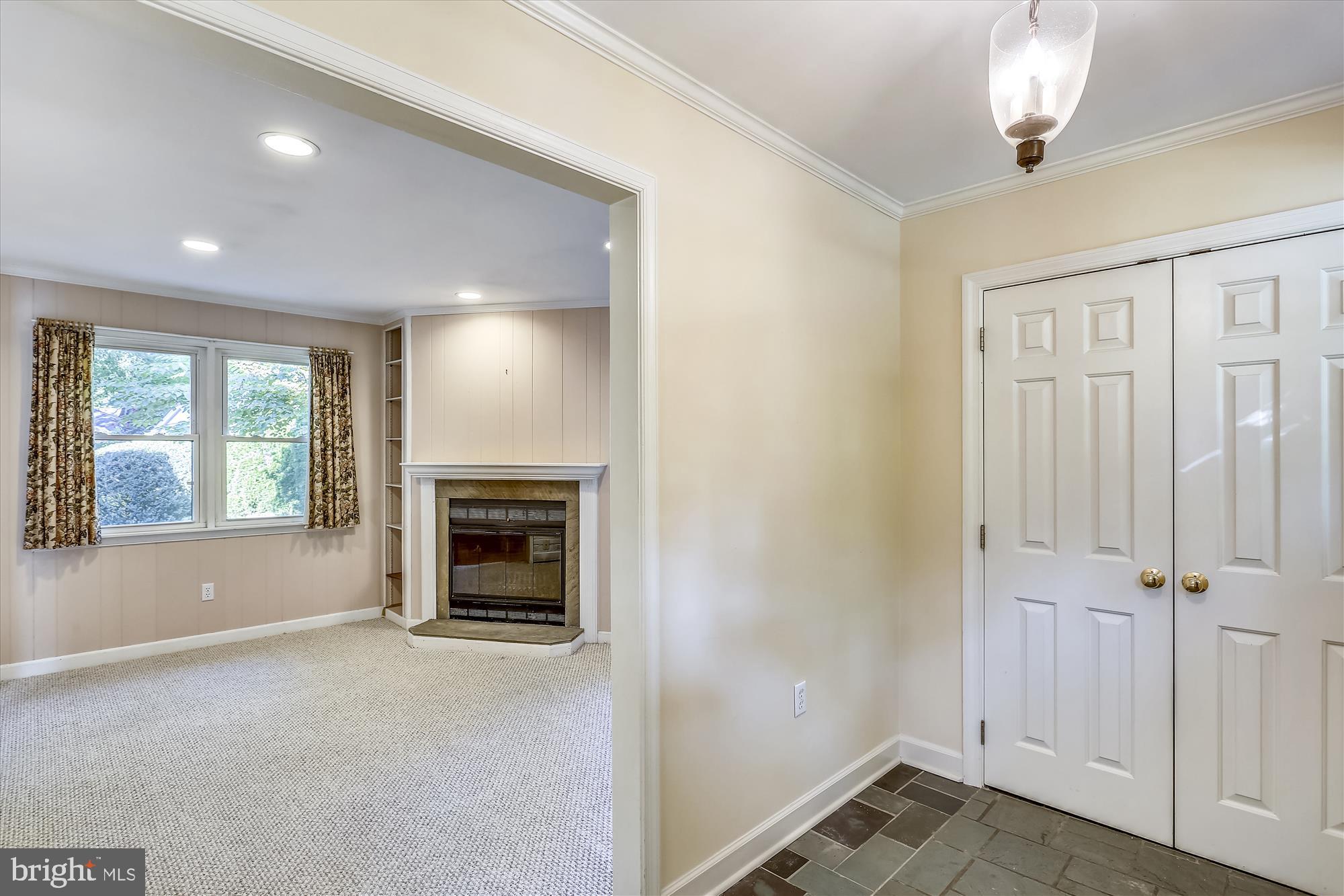 COLUMBIA FOREST - Residential Lease