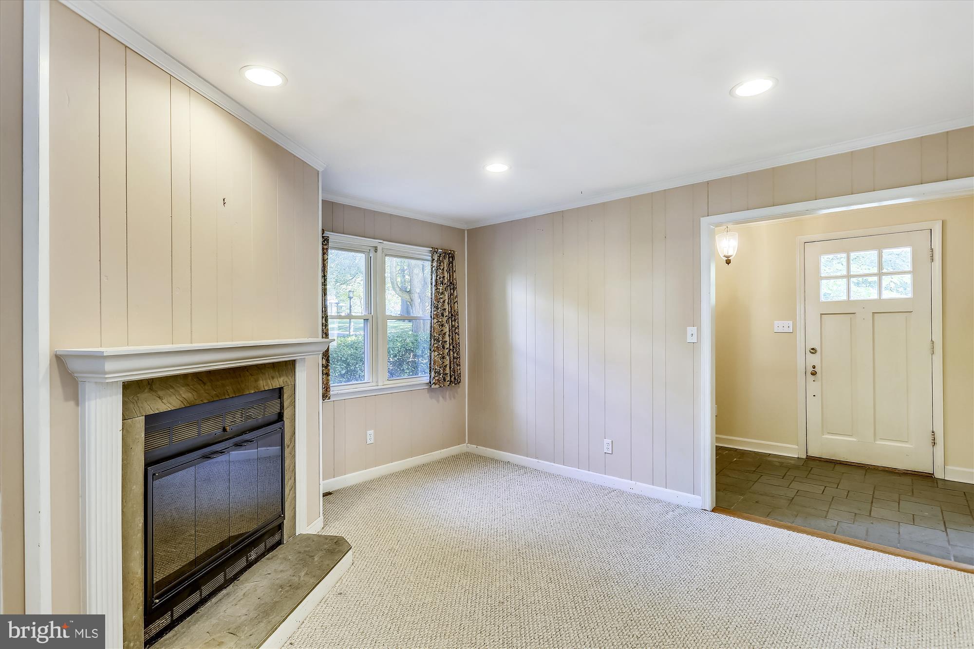 COLUMBIA FOREST - Residential Lease