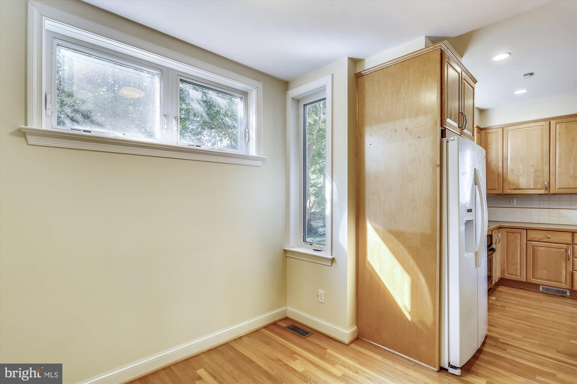 COLUMBIA FOREST - Residential Lease