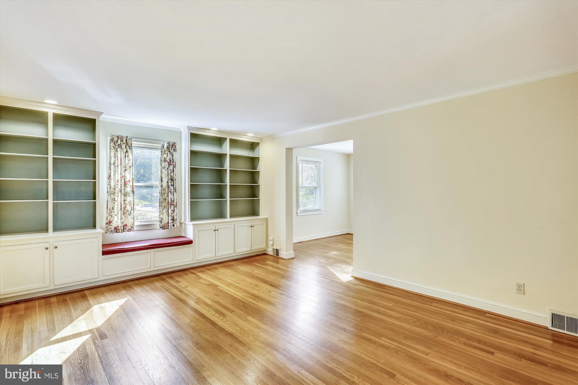 COLUMBIA FOREST - Residential Lease