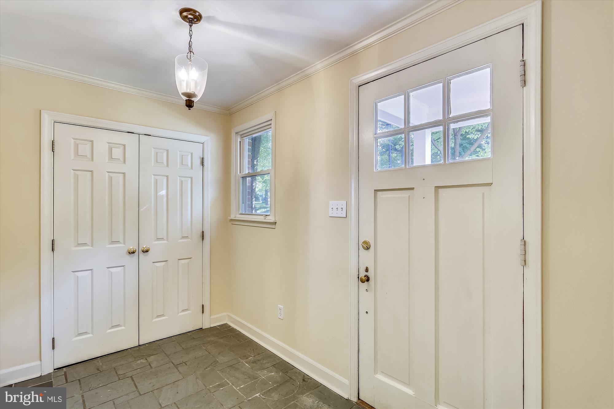 COLUMBIA FOREST - Residential Lease