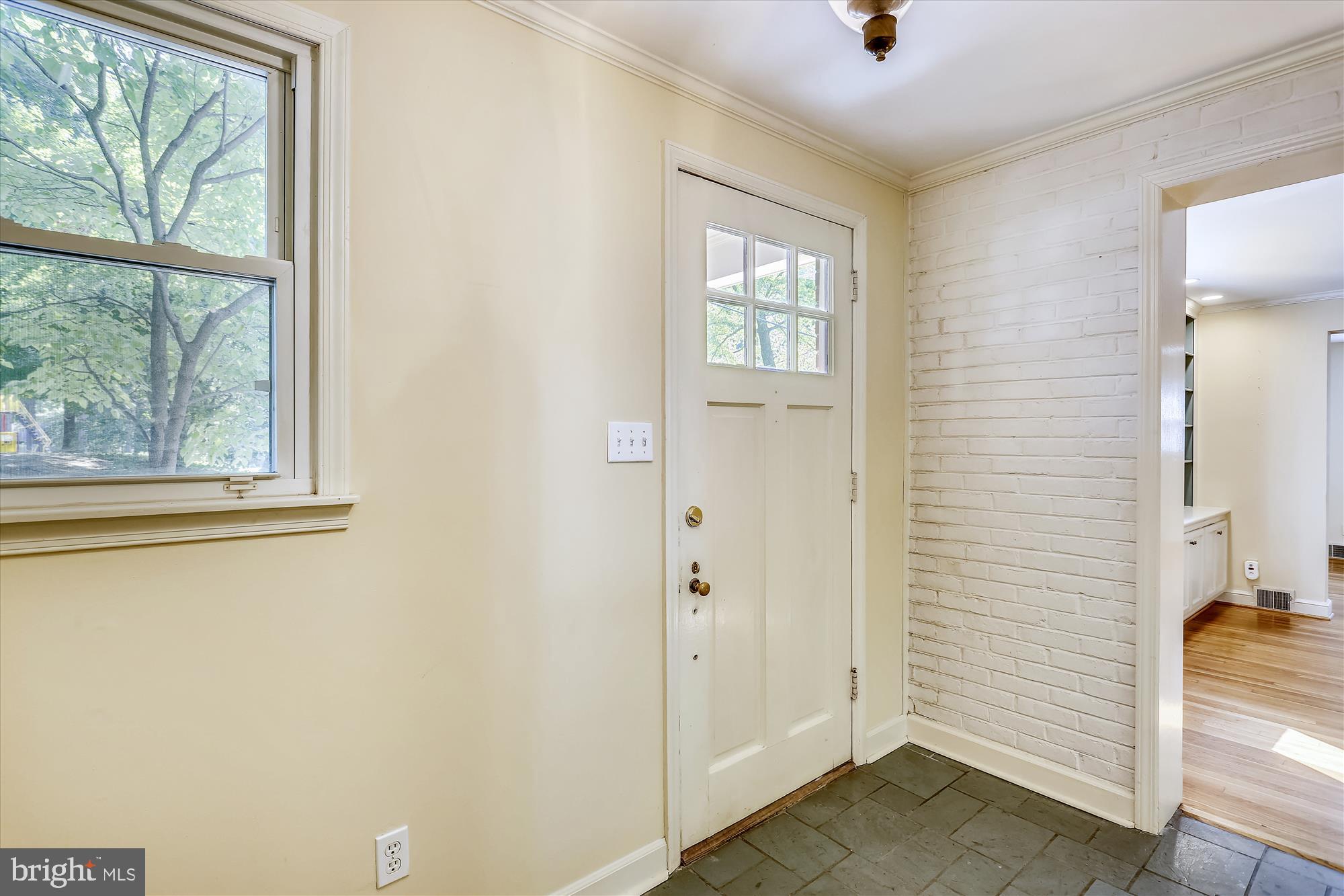 COLUMBIA FOREST - Residential Lease