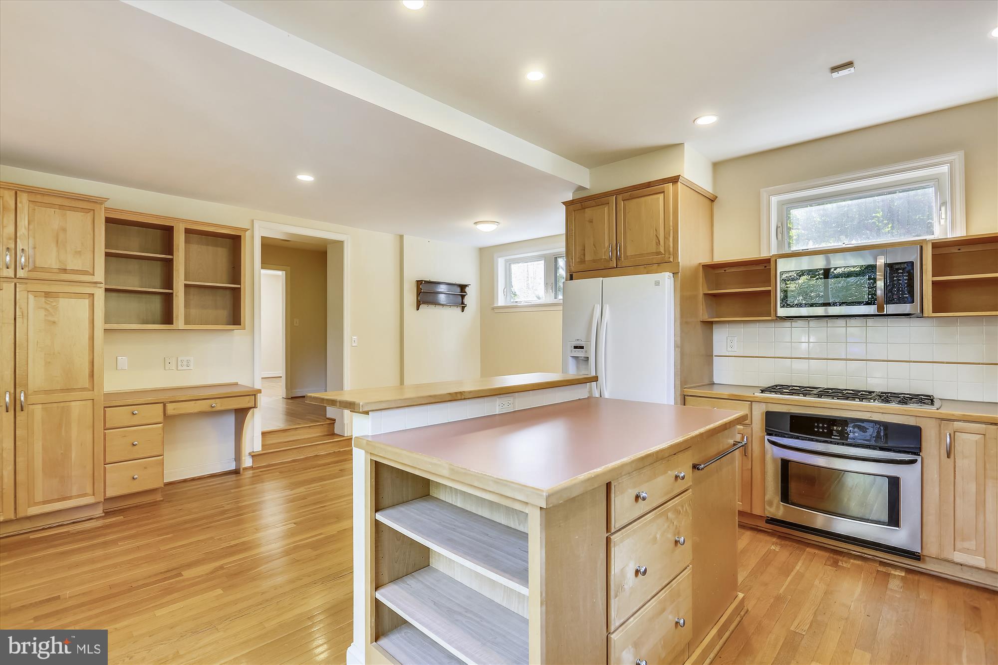 COLUMBIA FOREST - Residential Lease