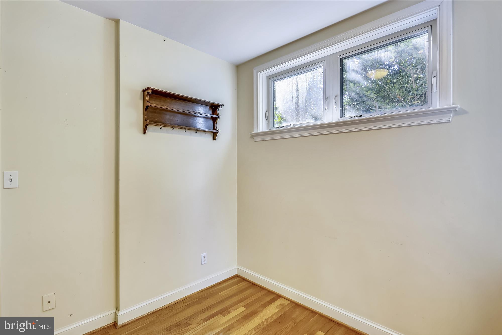 COLUMBIA FOREST - Residential Lease