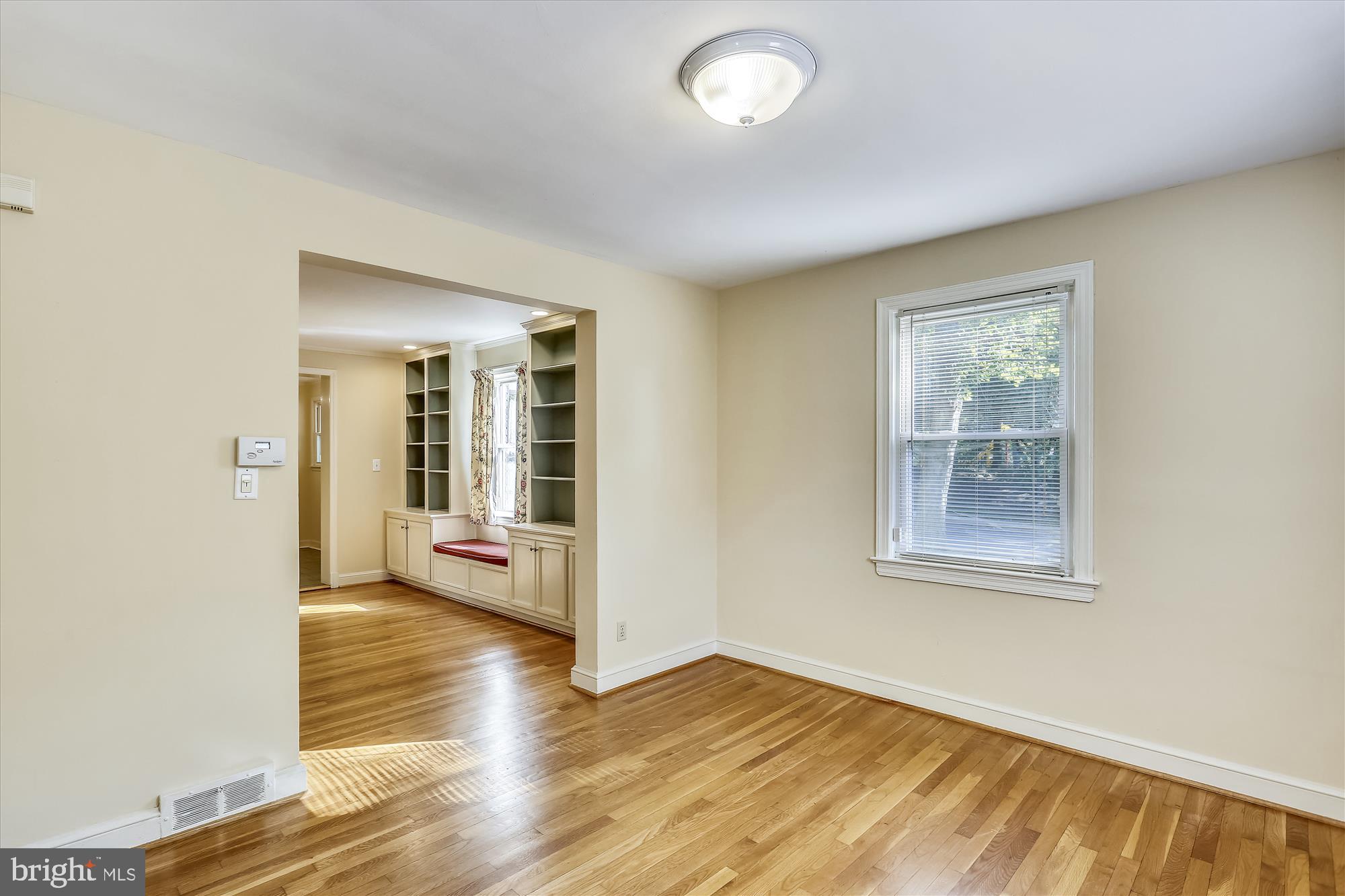 COLUMBIA FOREST - Residential Lease