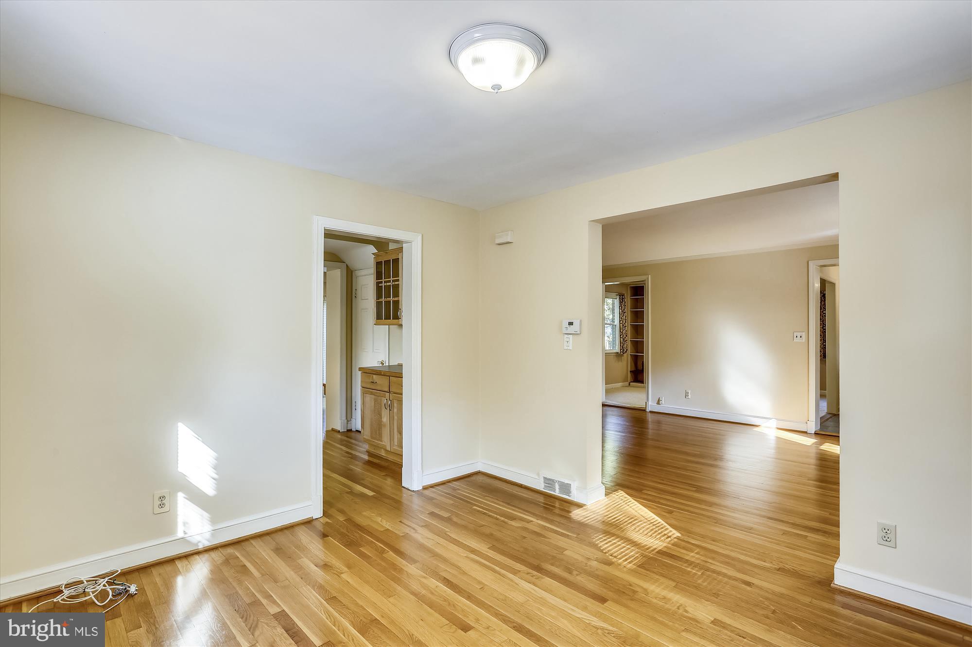 COLUMBIA FOREST - Residential Lease