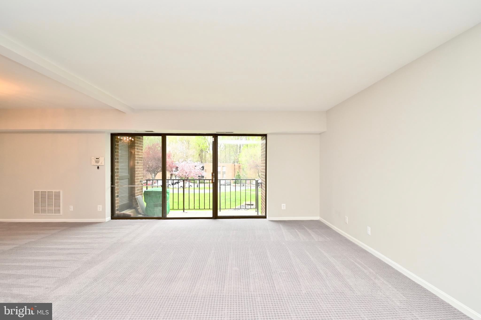 HERITAGE COURT - Residential