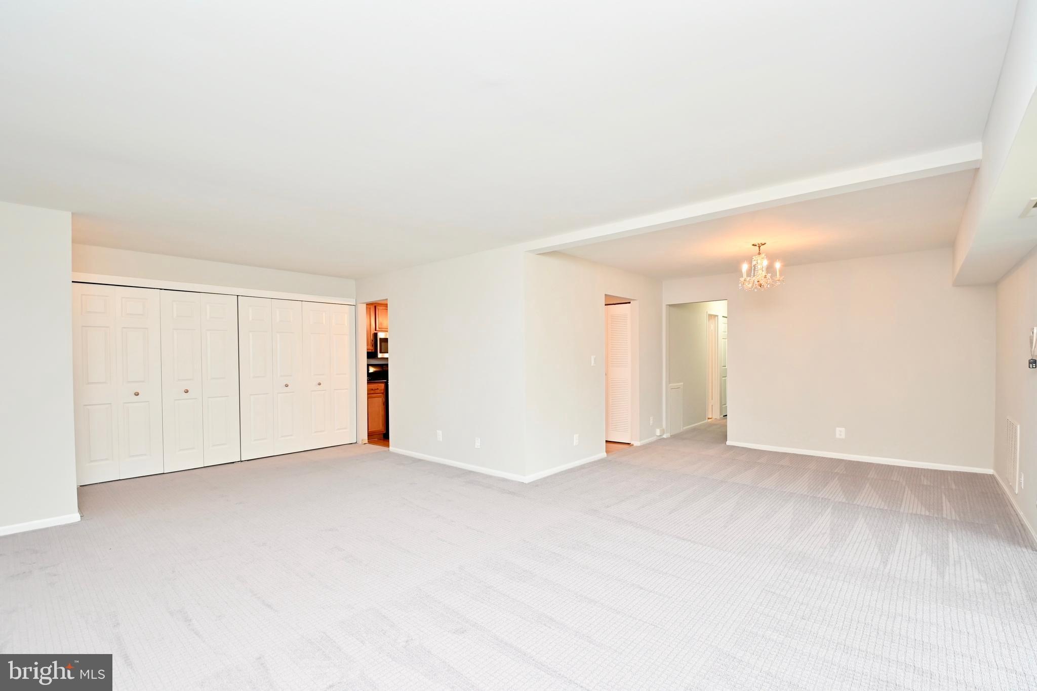 HERITAGE COURT - Residential