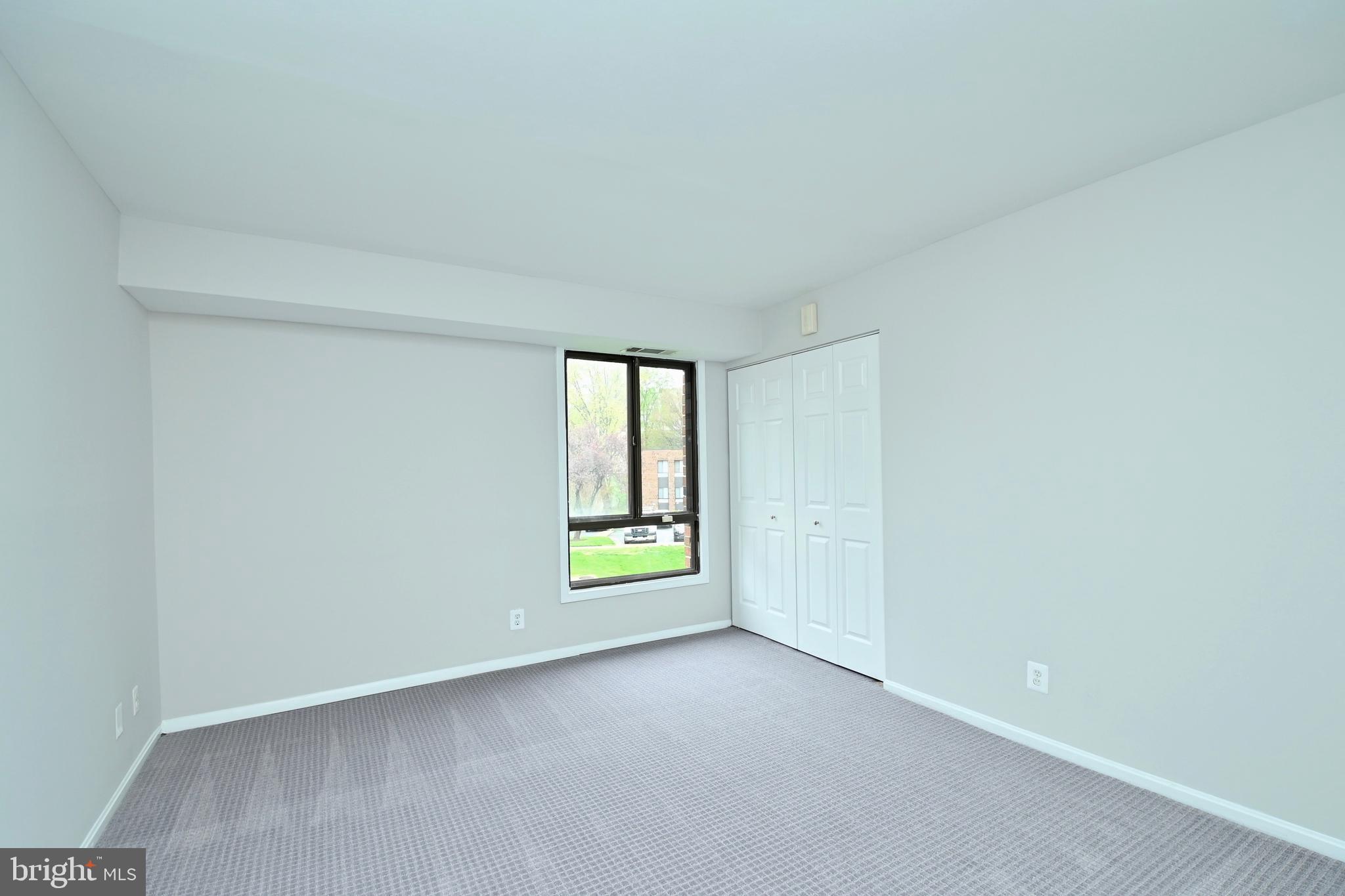 HERITAGE COURT - Residential