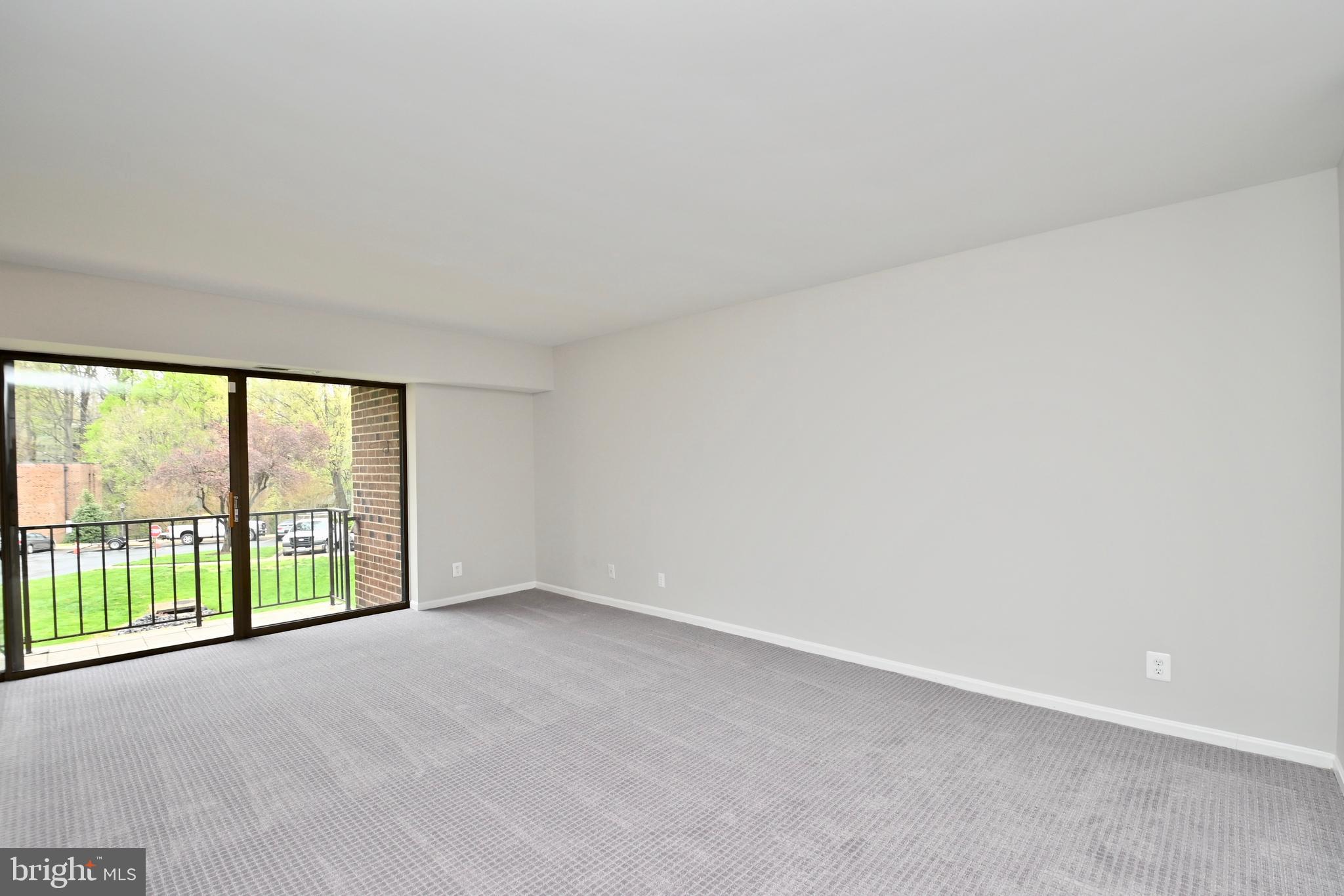 HERITAGE COURT - Residential