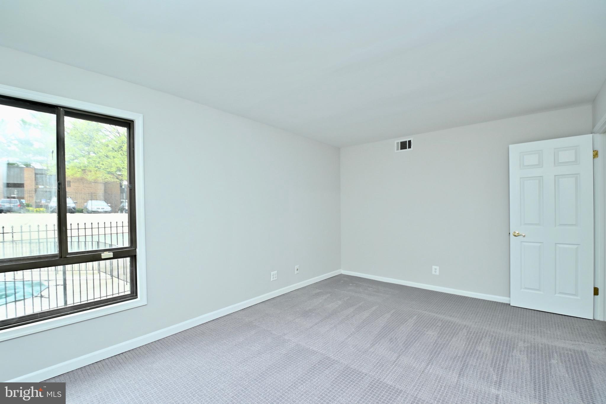 HERITAGE COURT - Residential