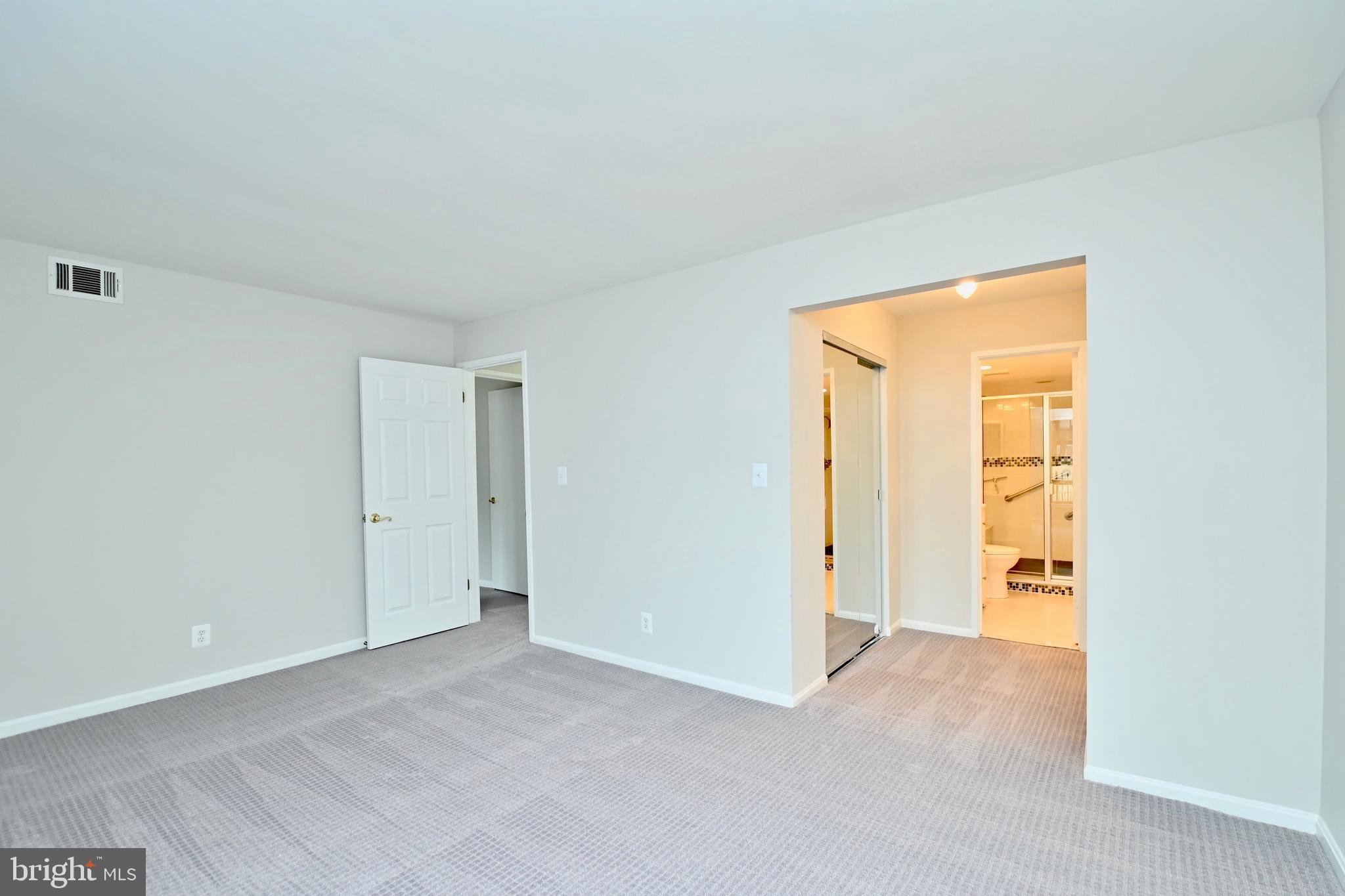 HERITAGE COURT - Residential