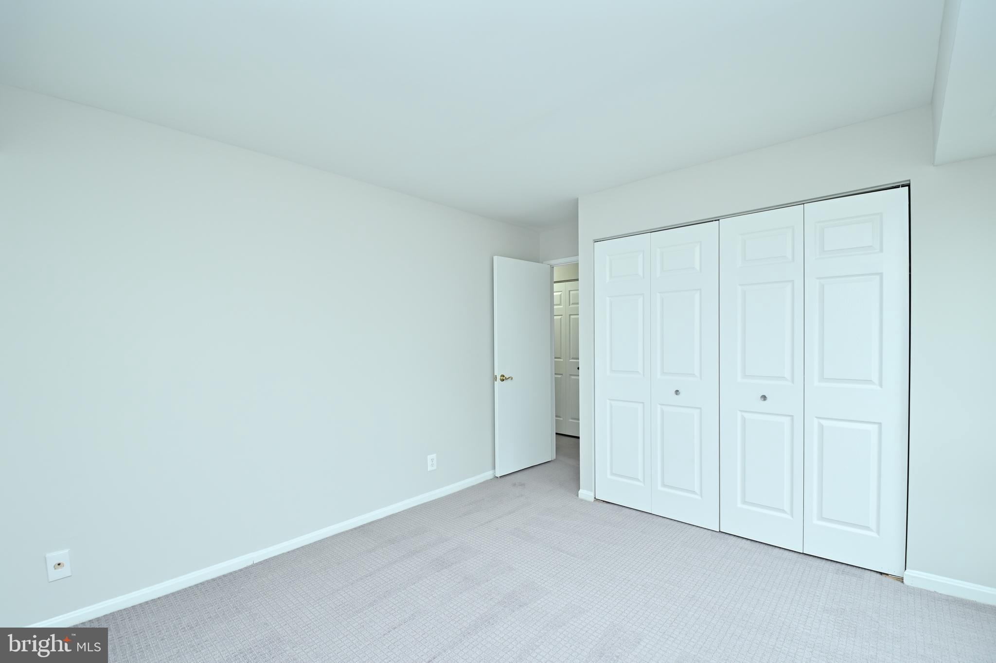 HERITAGE COURT - Residential