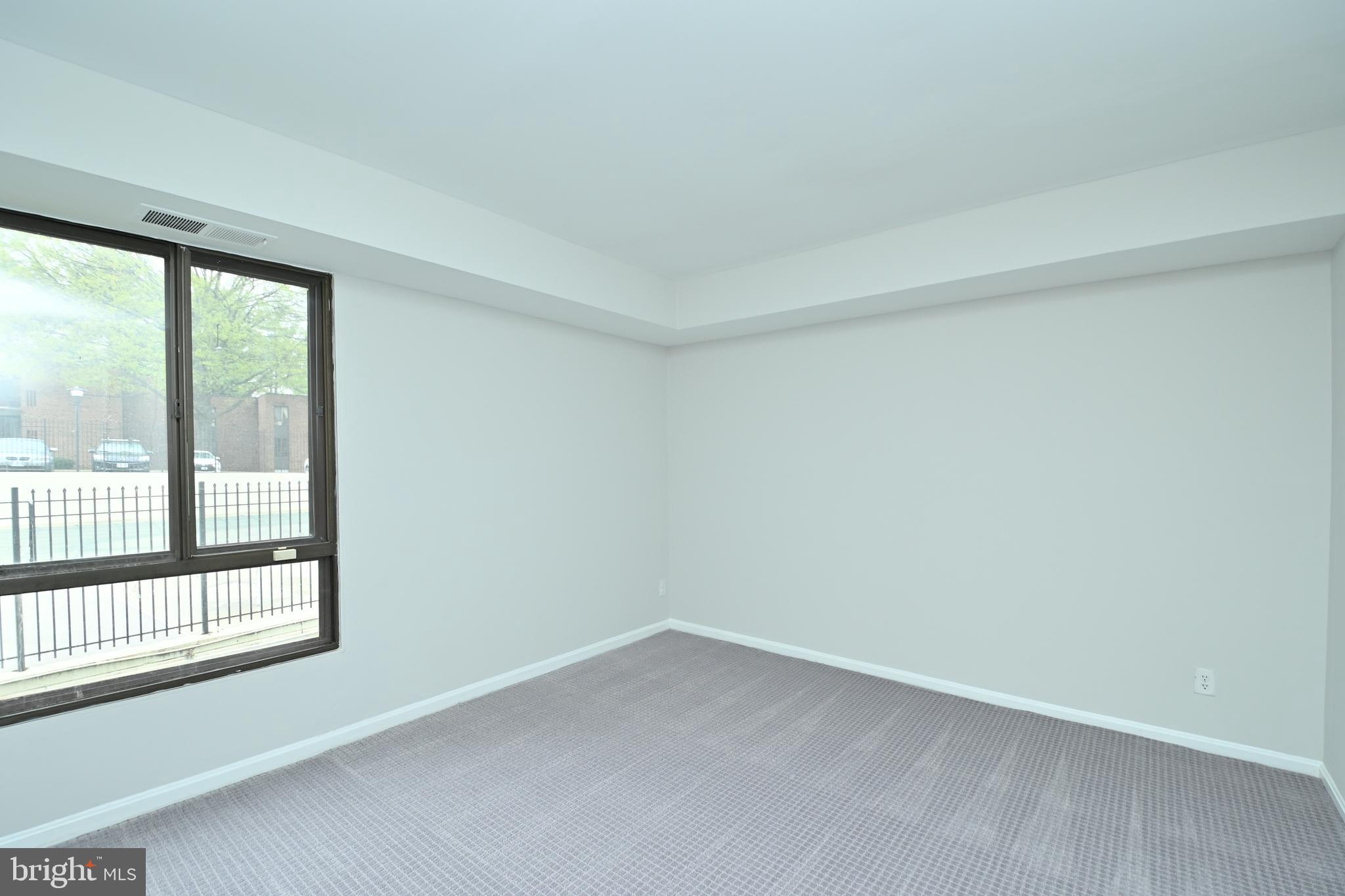 HERITAGE COURT - Residential