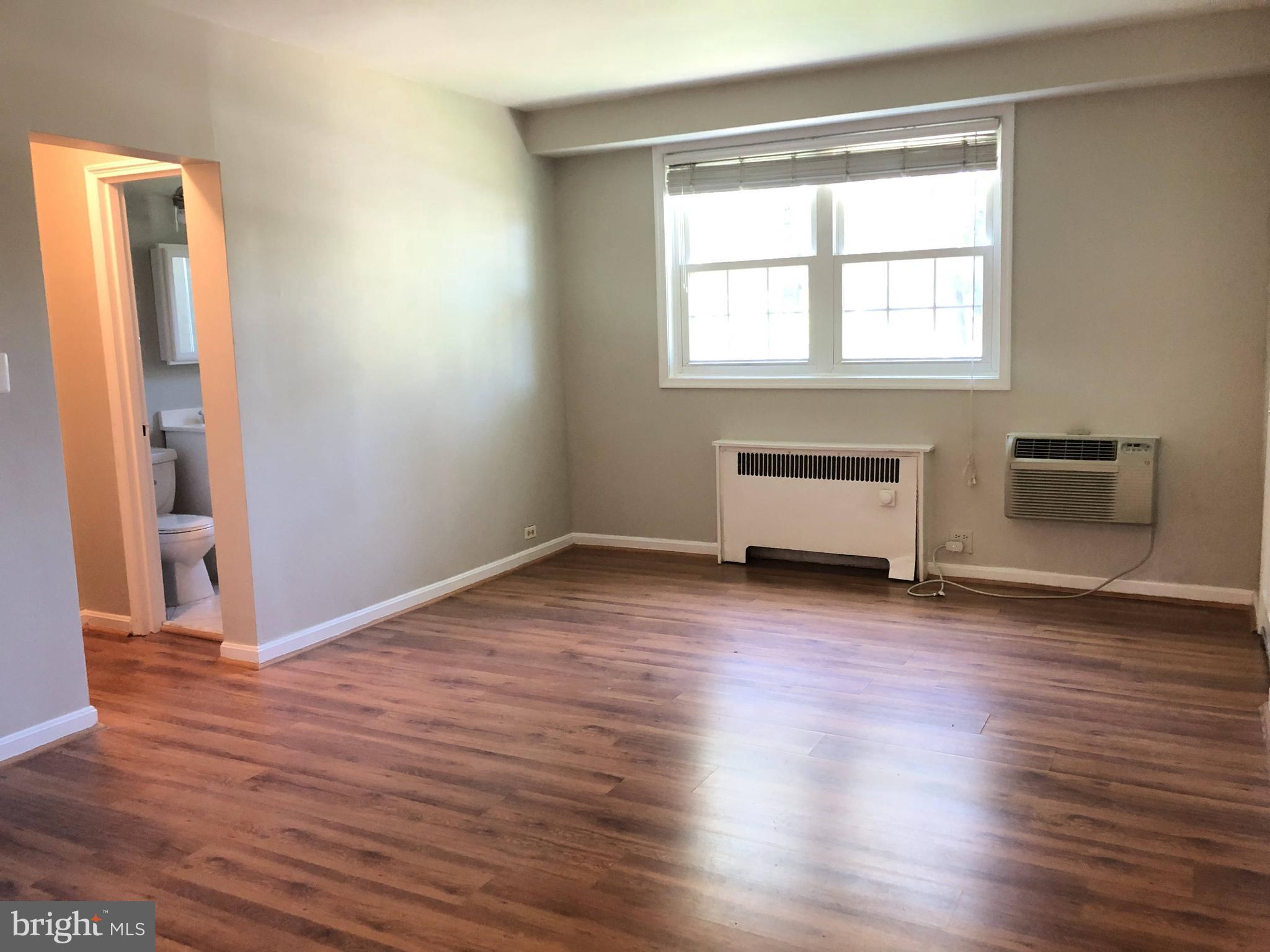 ARLINGTON OAKS - Residential Lease