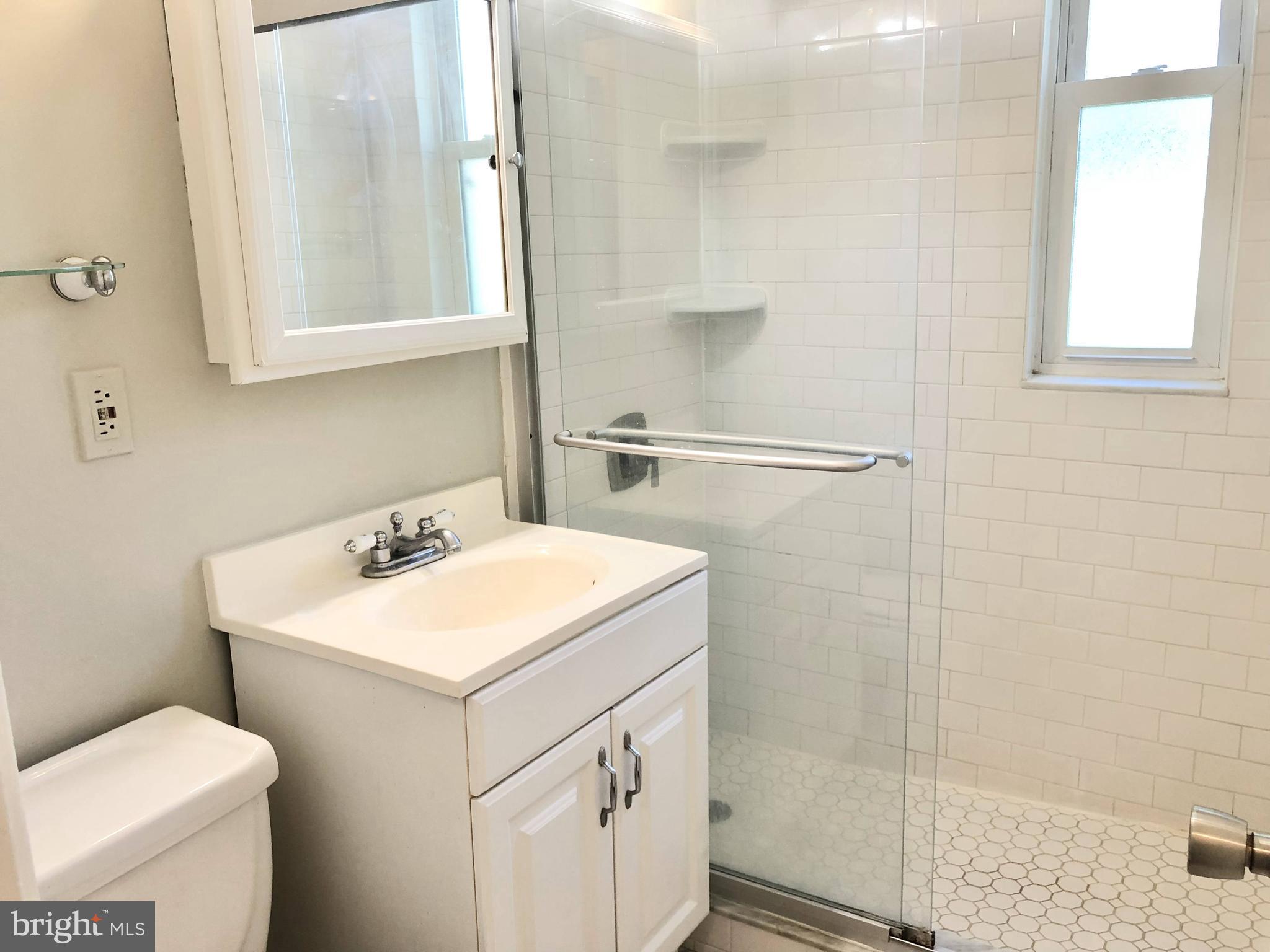 ARLINGTON OAKS - Residential Lease