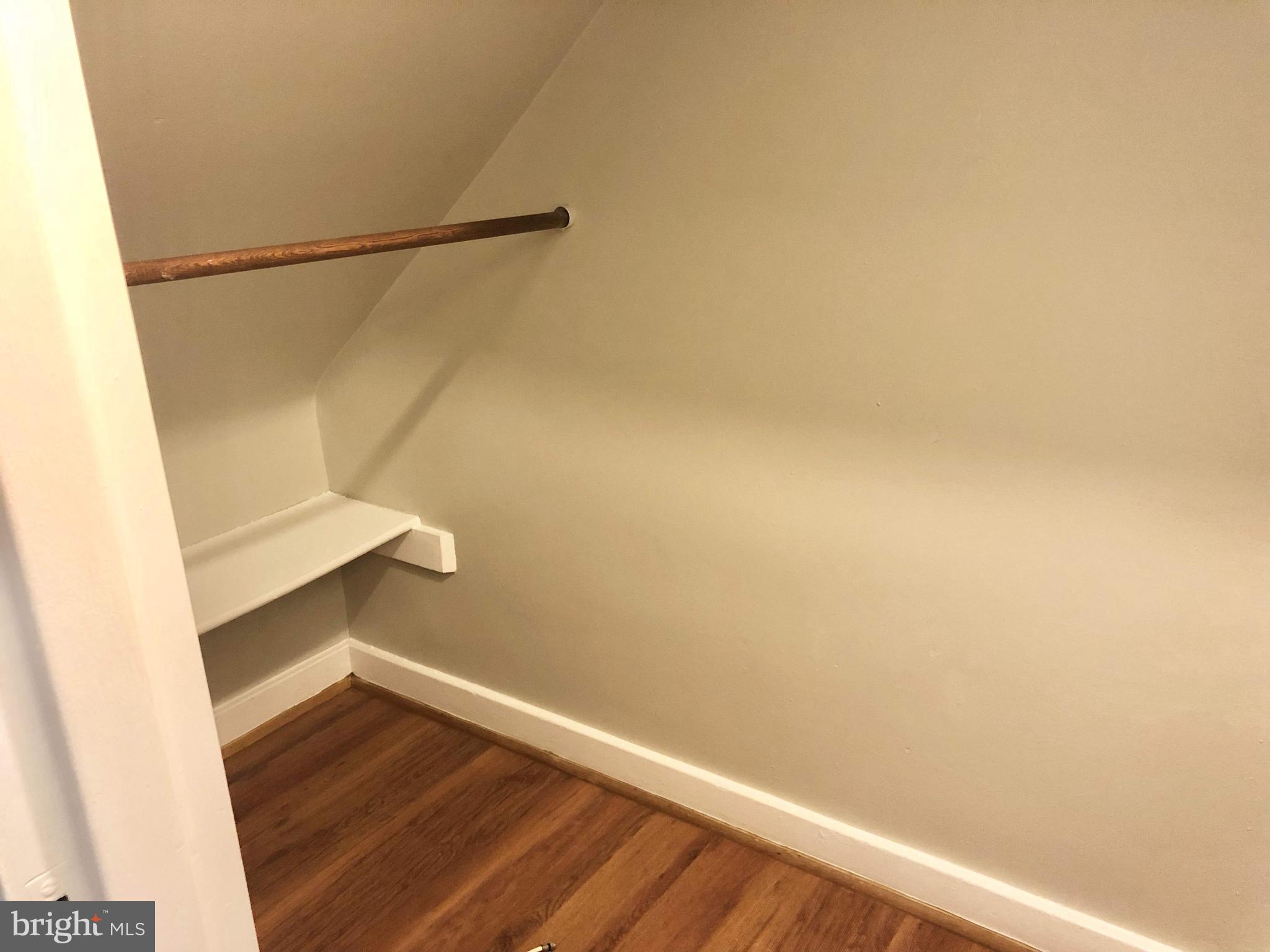 ARLINGTON OAKS - Residential Lease