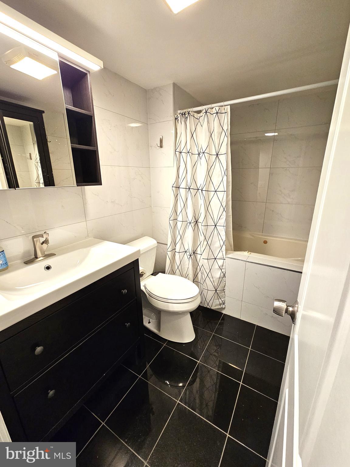 MONTGOMERY CHASE CODM - Residential Lease