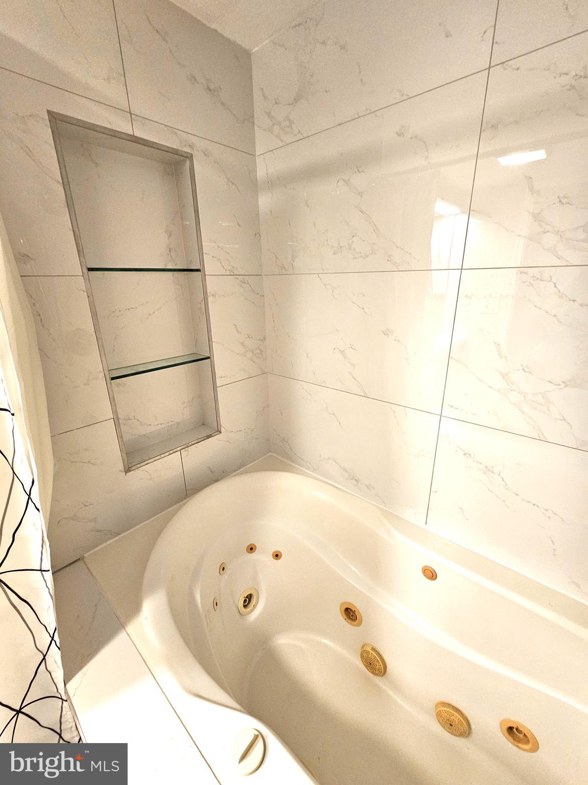 MONTGOMERY CHASE CODM - Residential Lease