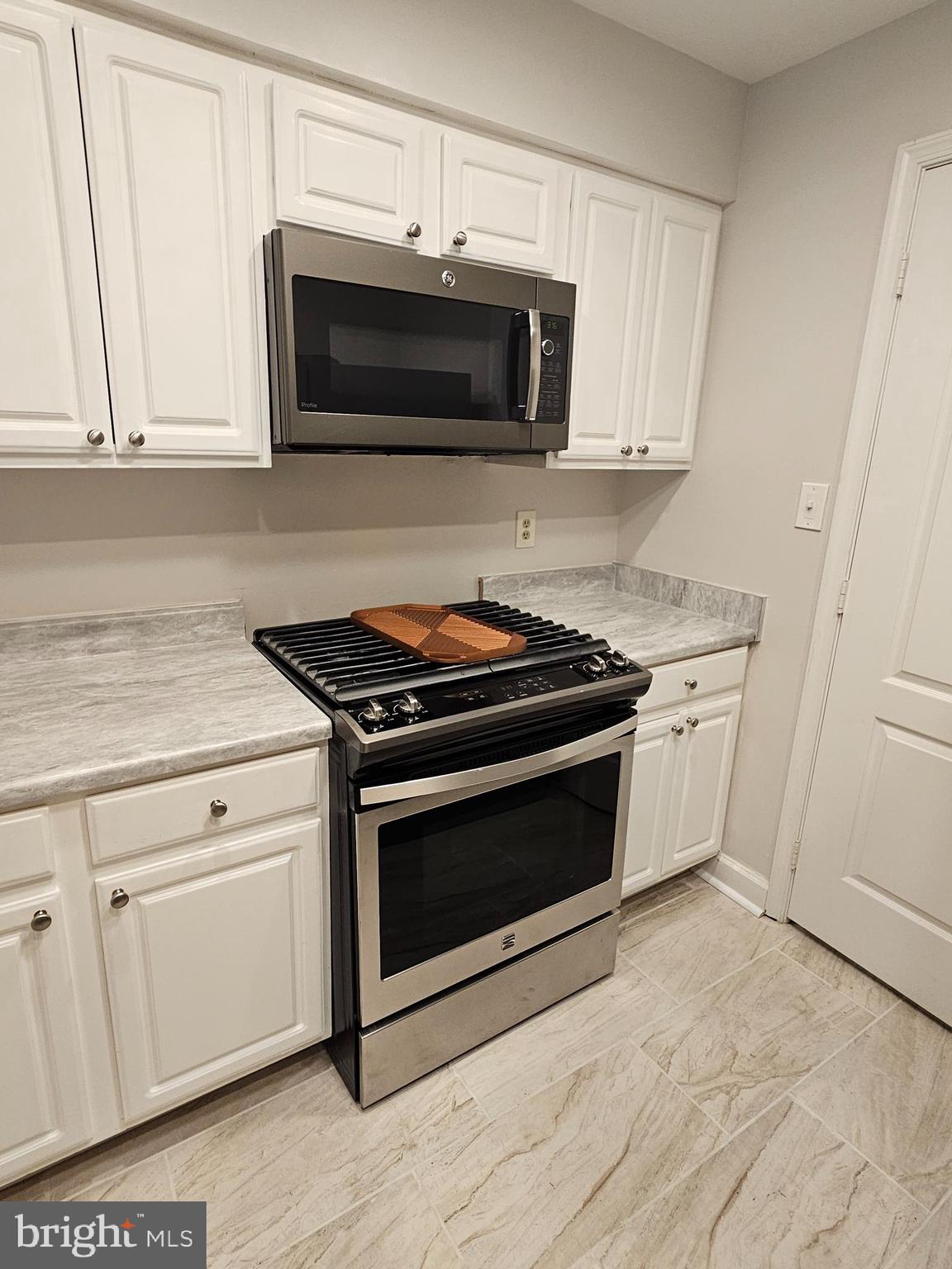 MONTGOMERY CHASE CODM - Residential Lease