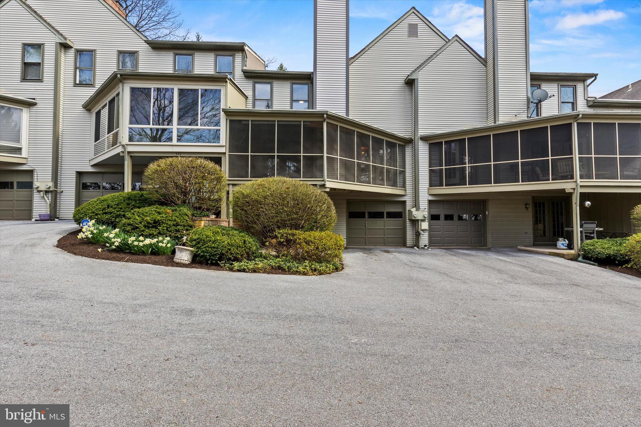 OAKMONT - Residential