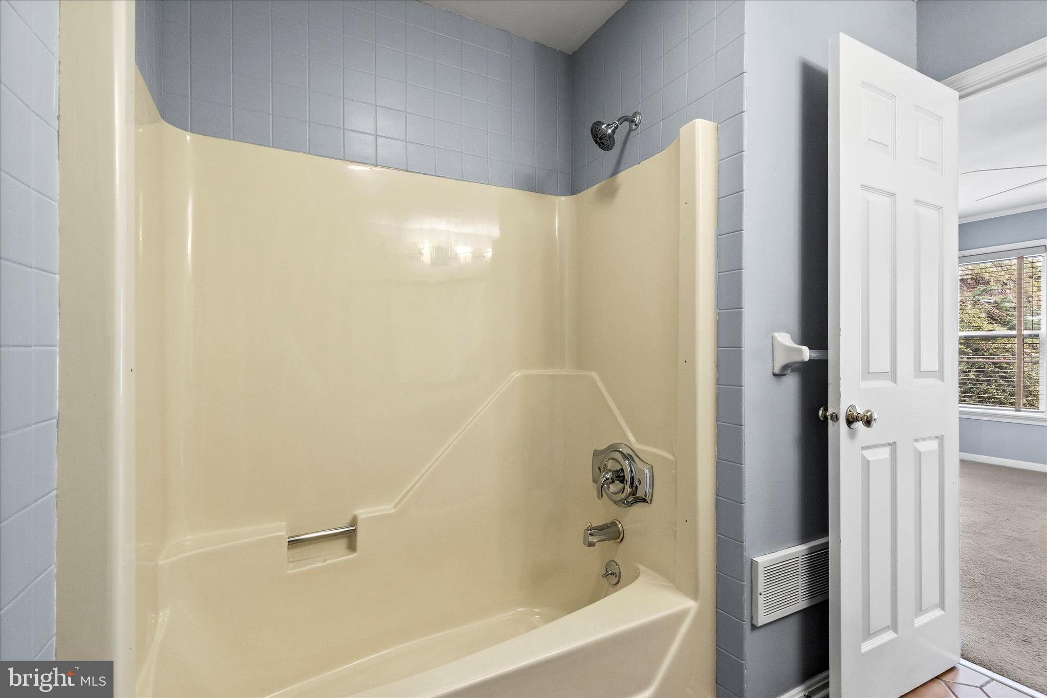 OAKMONT - Residential