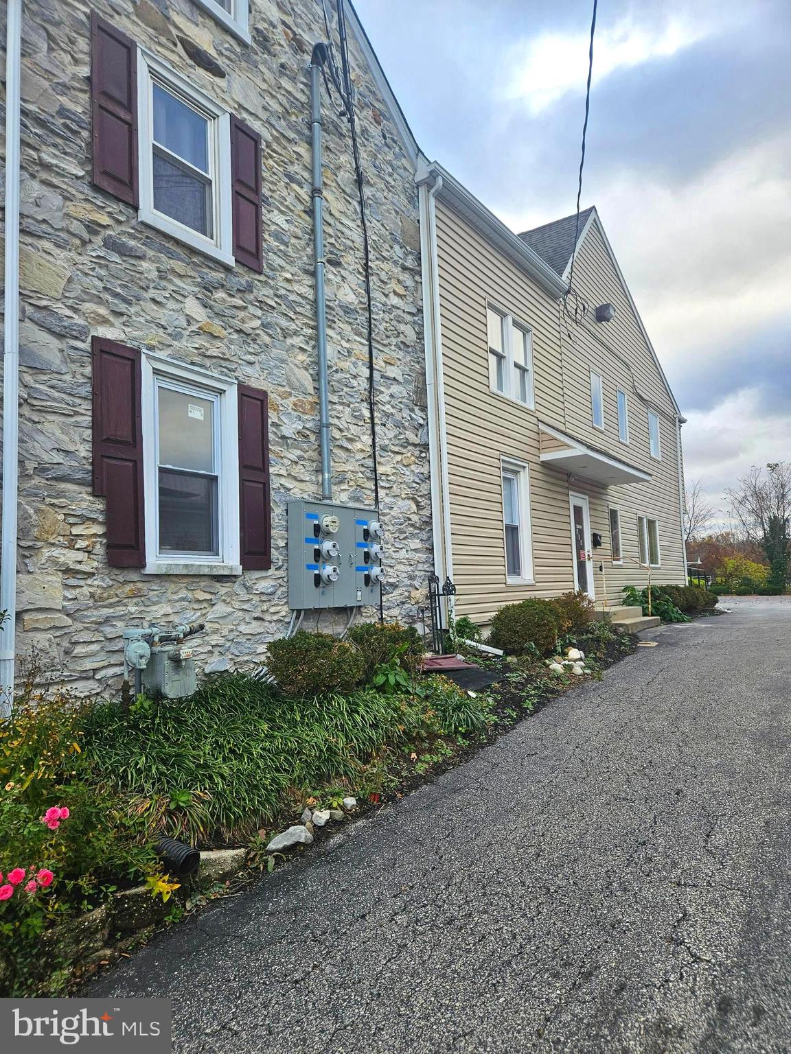 LAFAYETTE HILL - Residential Lease