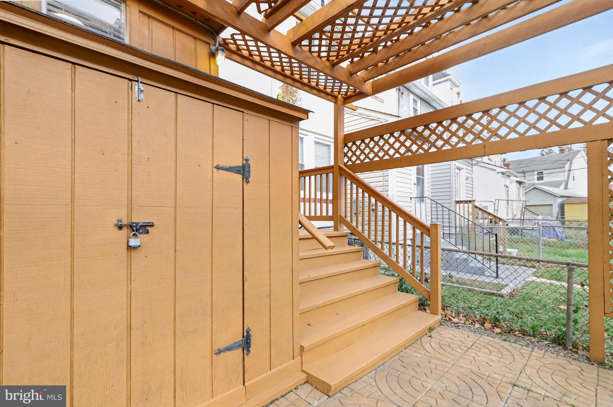 DUNDALK MANOR - Residential