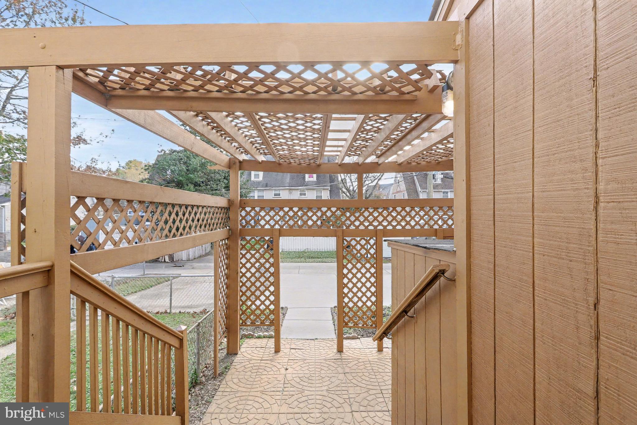 DUNDALK MANOR - Residential