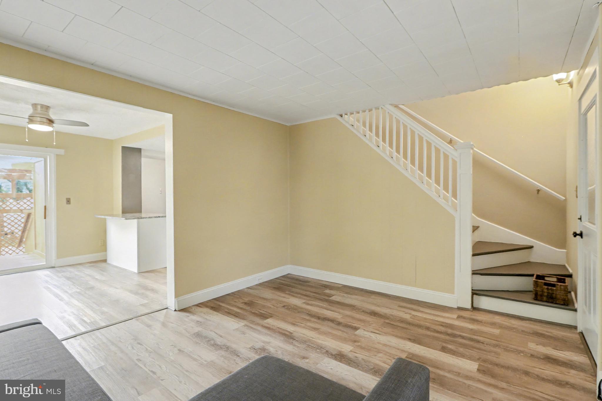 DUNDALK MANOR - Residential