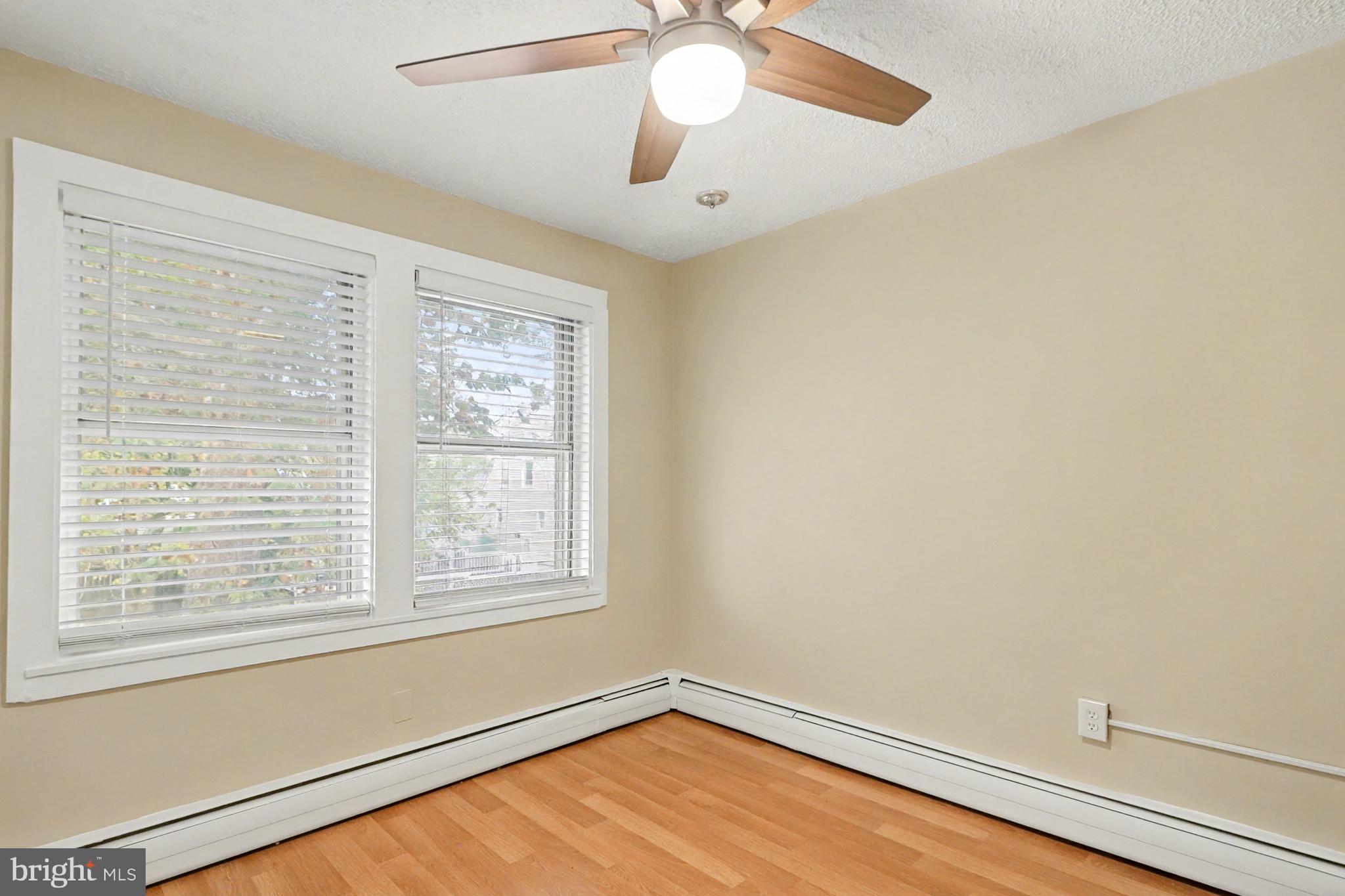 DUNDALK MANOR - Residential