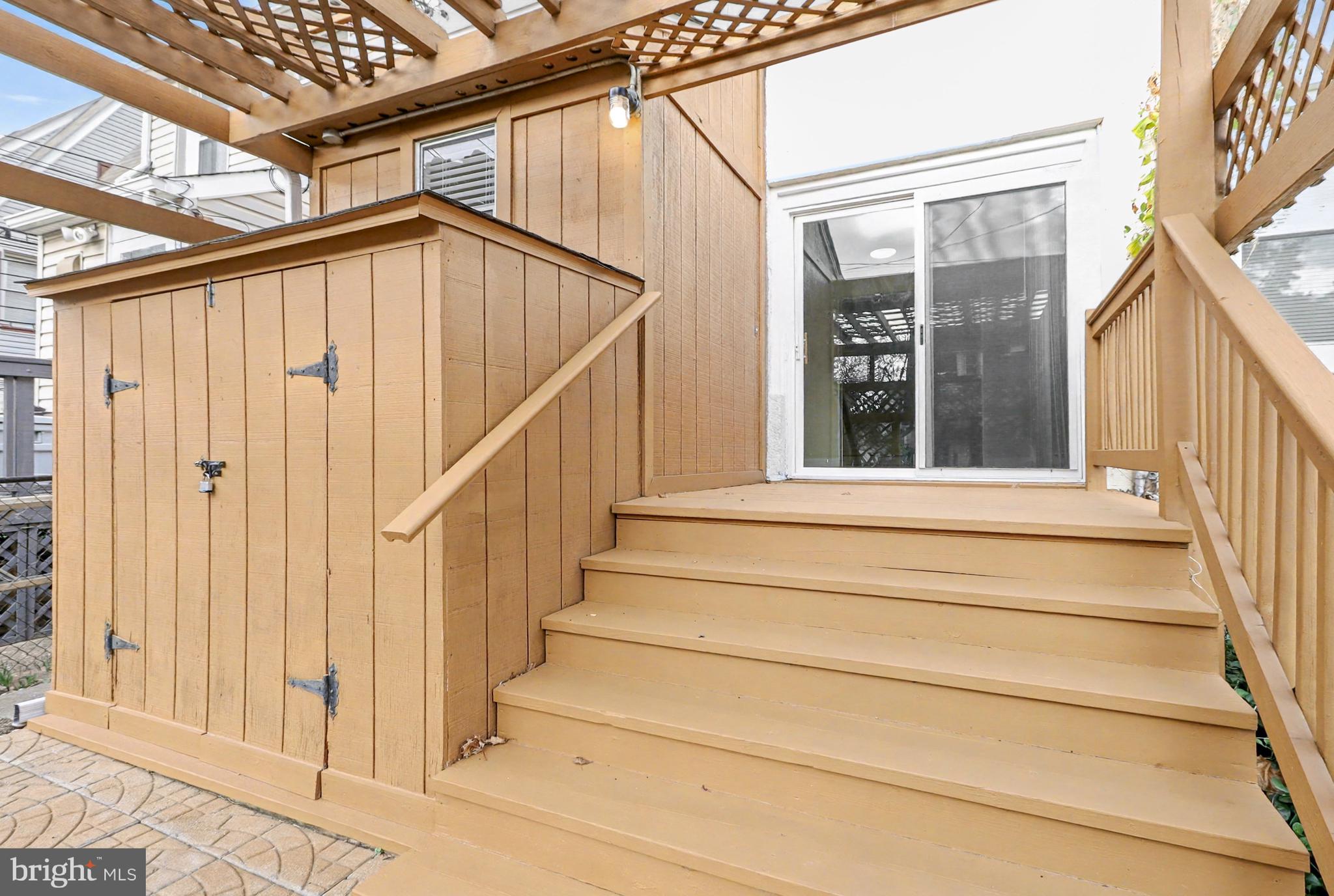 DUNDALK MANOR - Residential