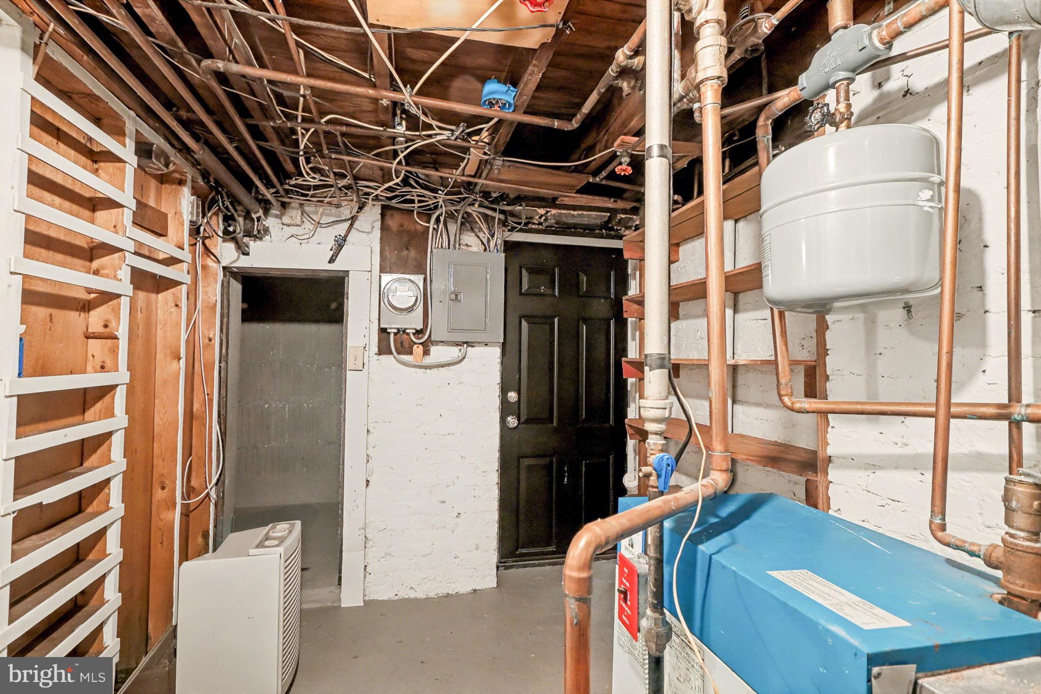 DUNDALK MANOR - Residential