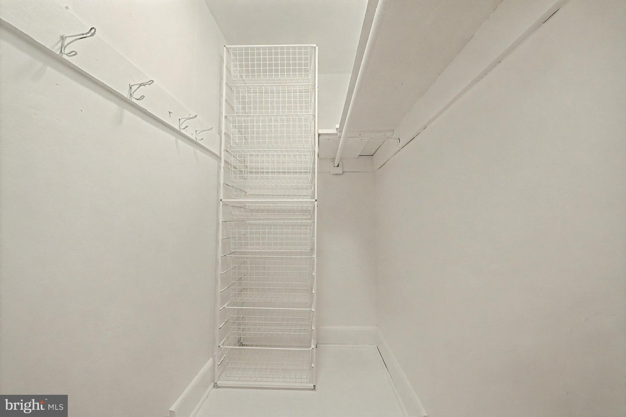 DUNDALK MANOR - Residential