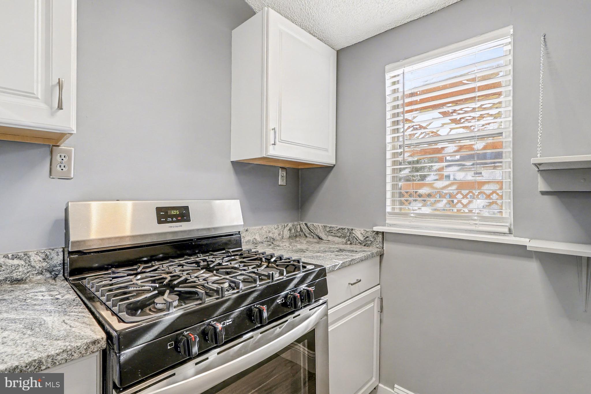 DUNDALK MANOR - Residential