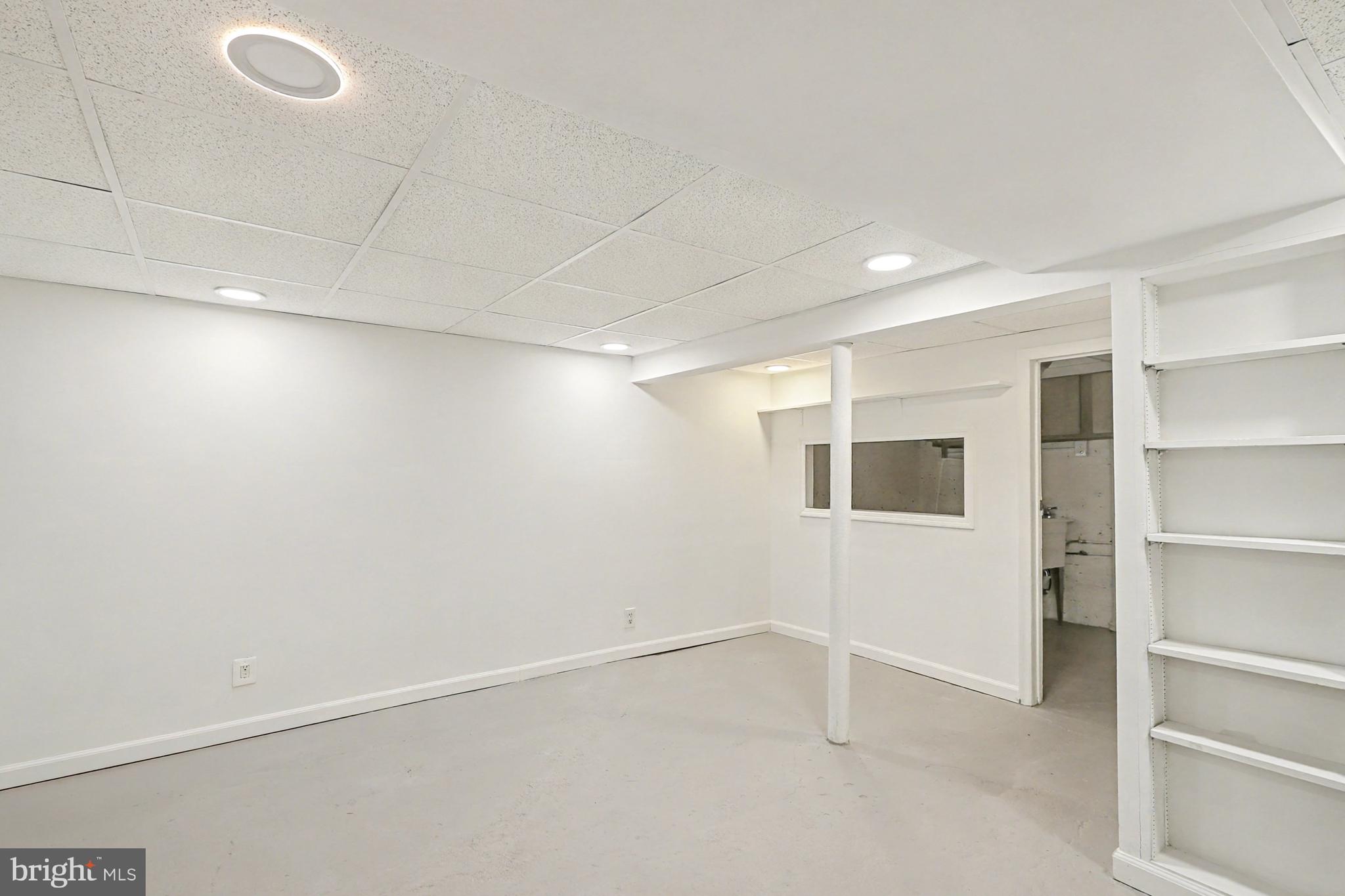 DUNDALK MANOR - Residential