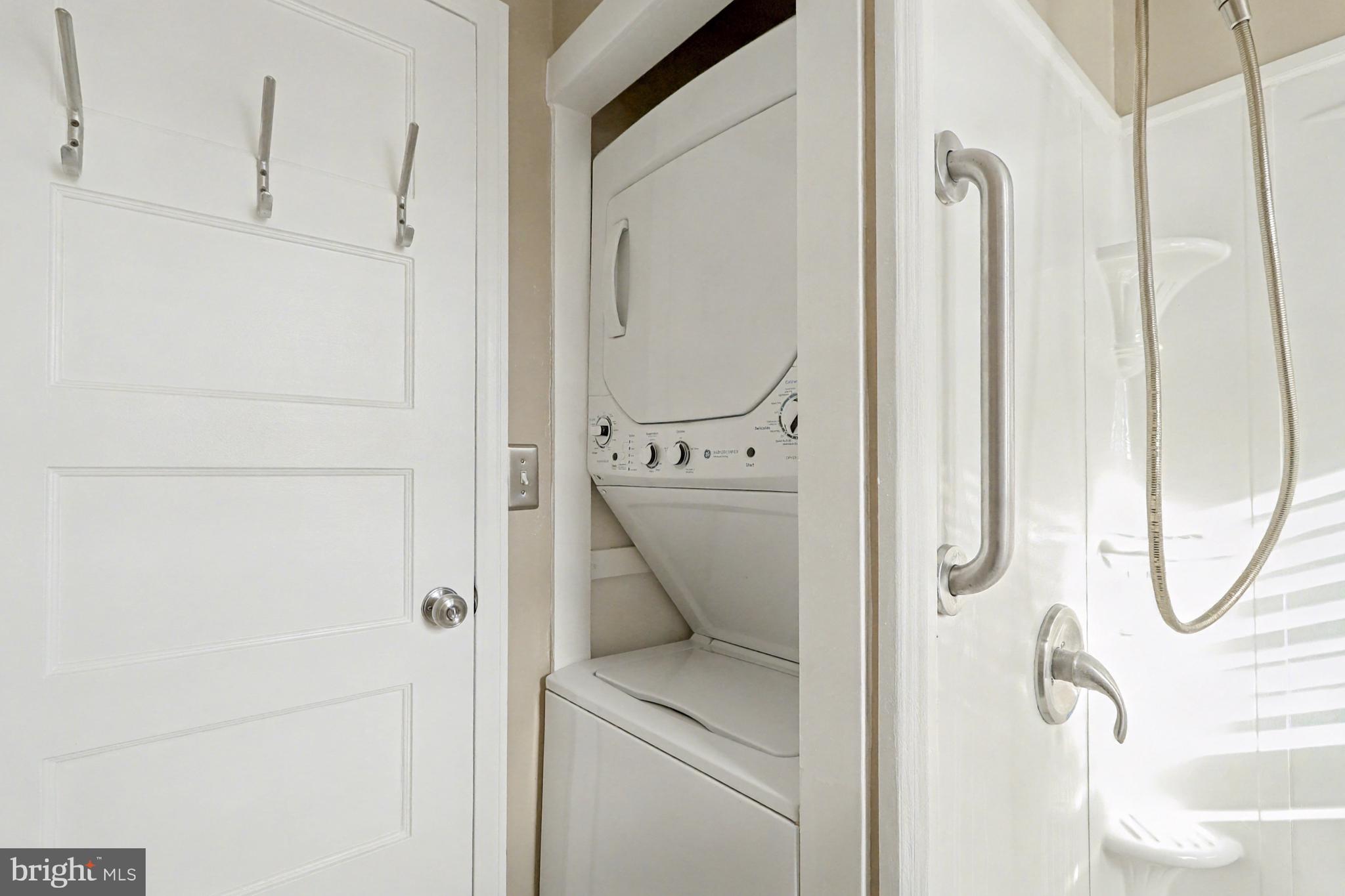 DUNDALK MANOR - Residential