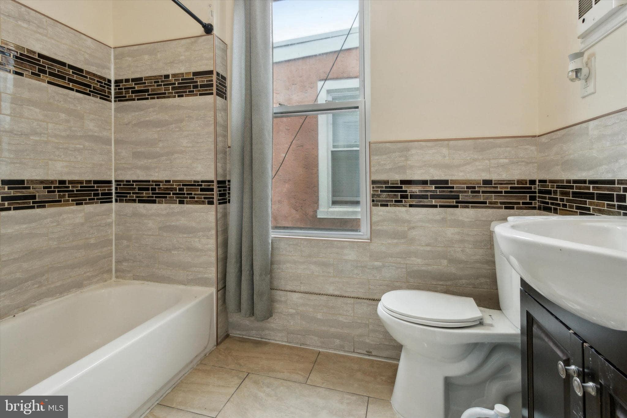 PHILADELPHIA (NORTHWEST) - Residential Lease