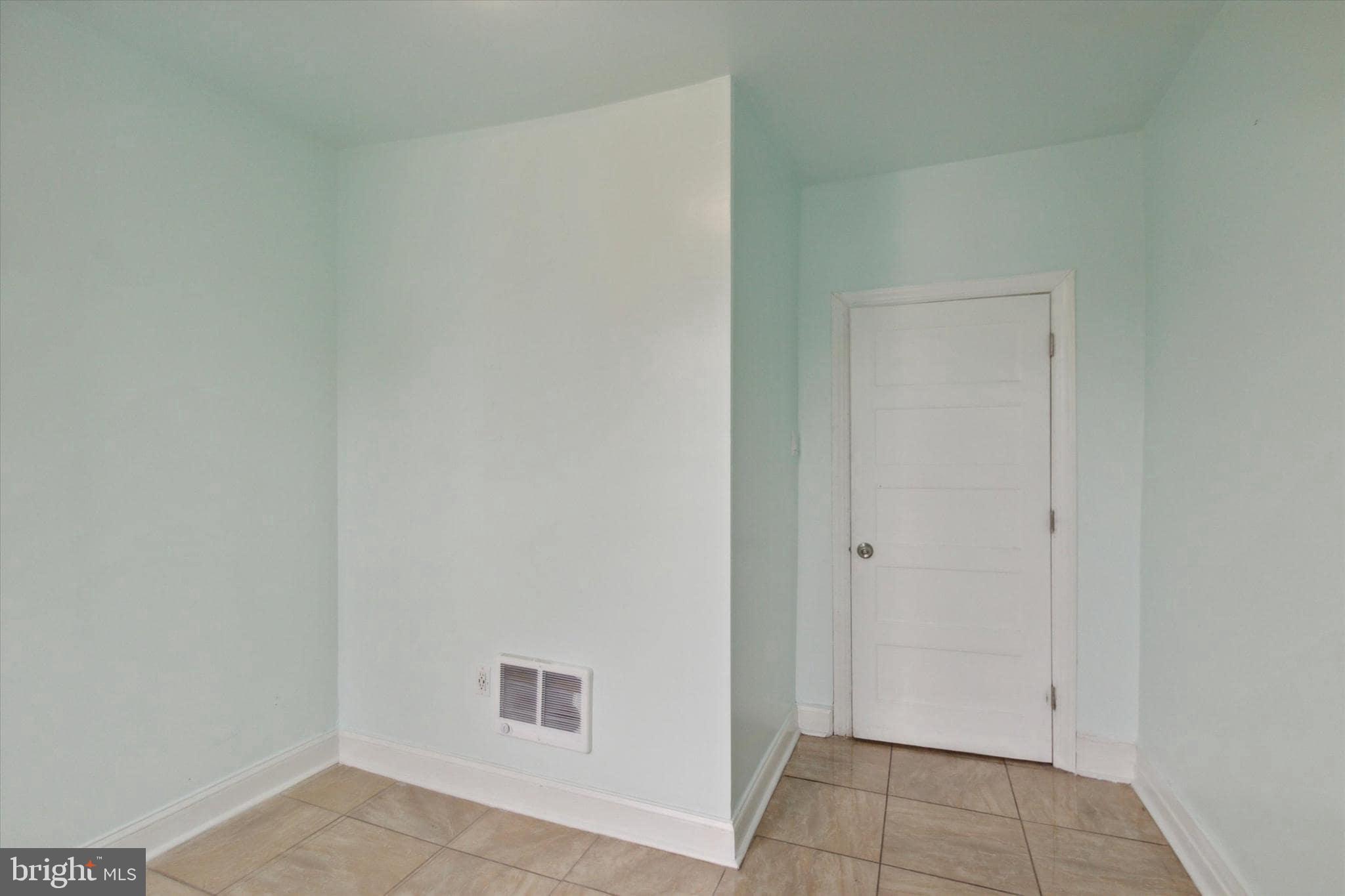 PHILADELPHIA (NORTHWEST) - Residential Lease