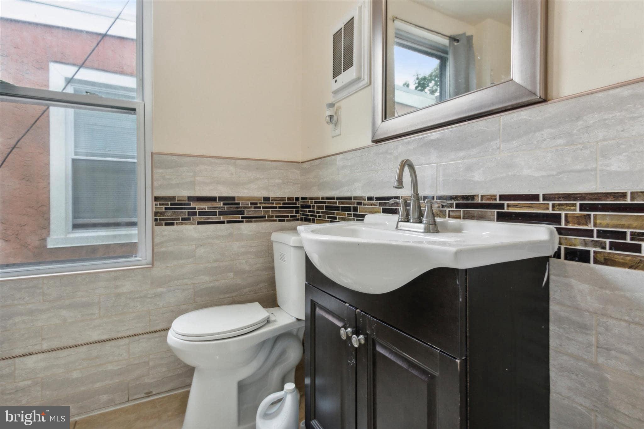 PHILADELPHIA (NORTHWEST) - Residential Lease