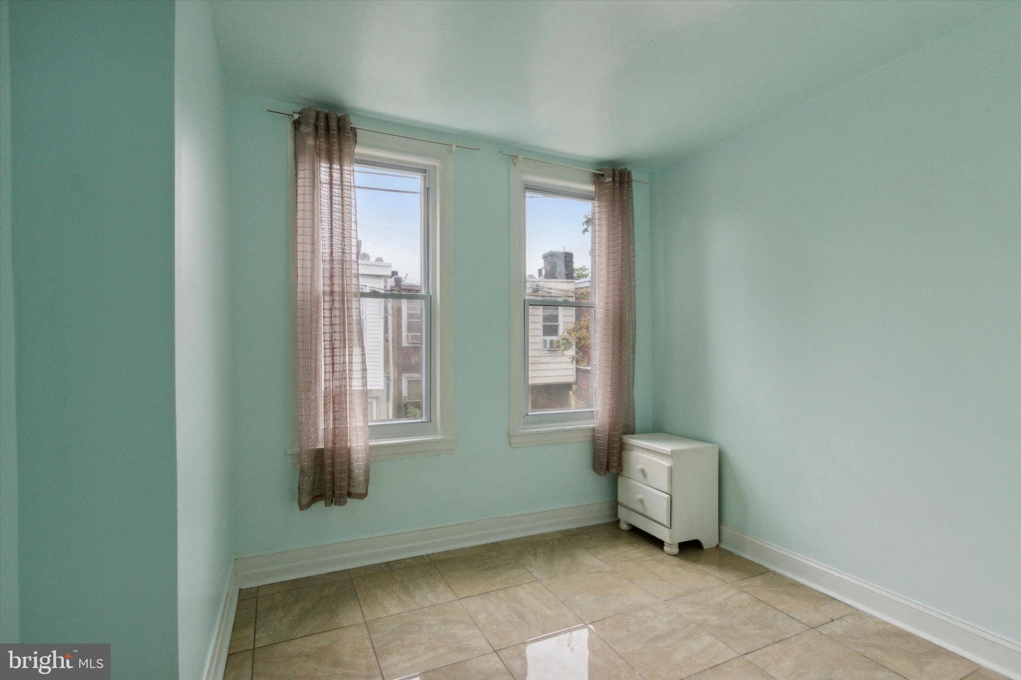 PHILADELPHIA (NORTHWEST) - Residential Lease