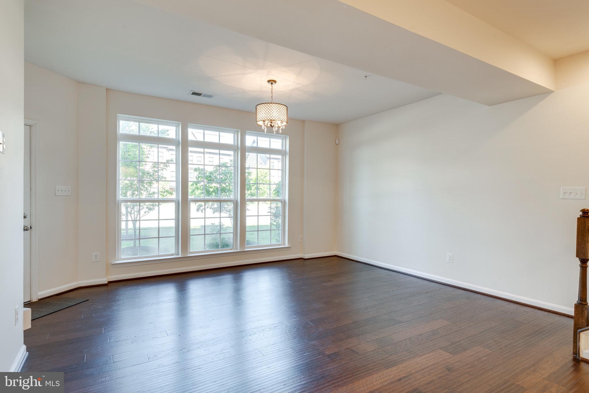 DISCOVERY SQUARE - Residential Lease