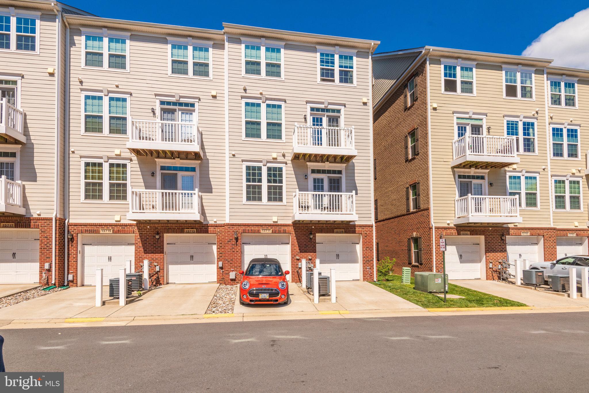 DISCOVERY SQUARE - Residential Lease