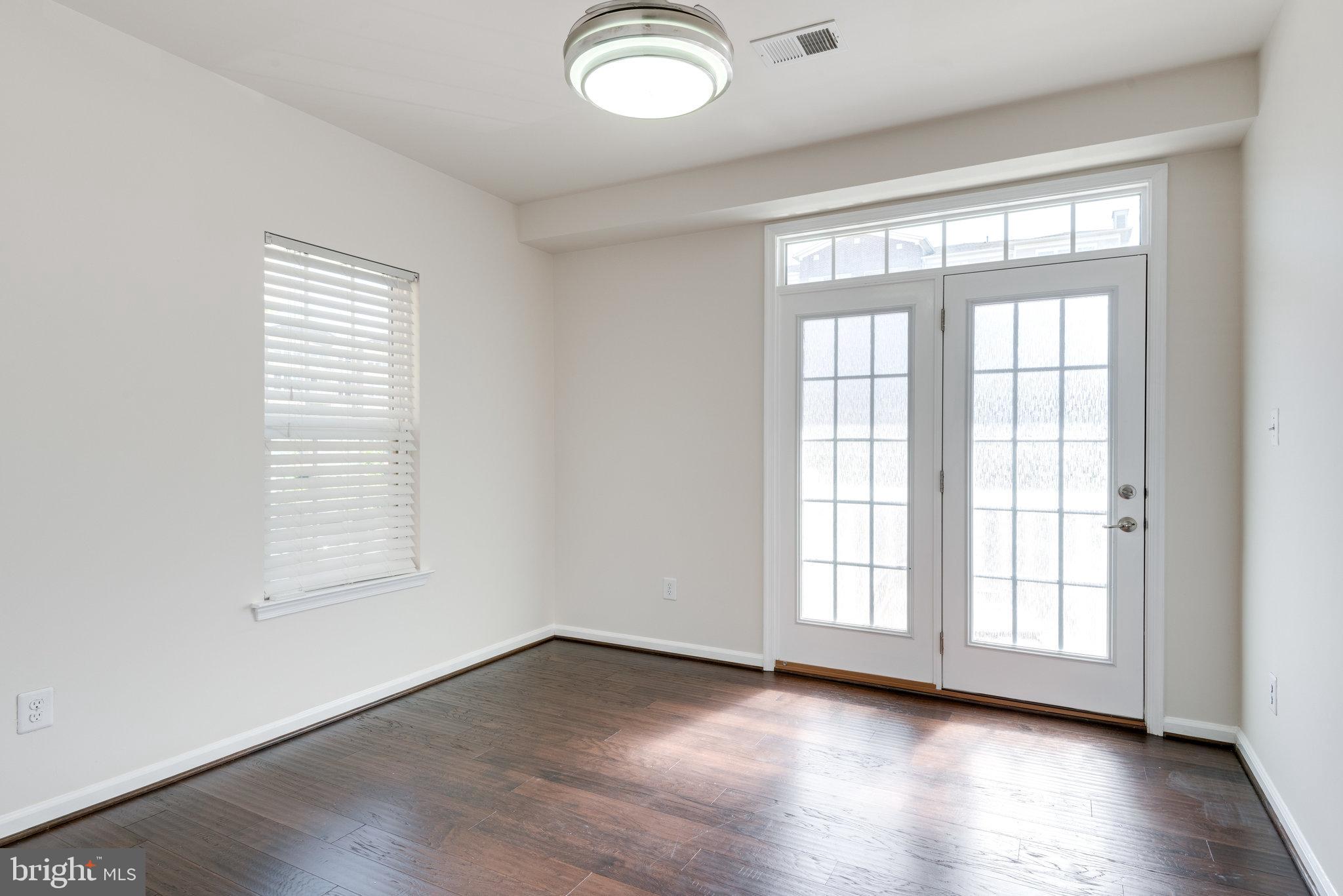 DISCOVERY SQUARE - Residential Lease