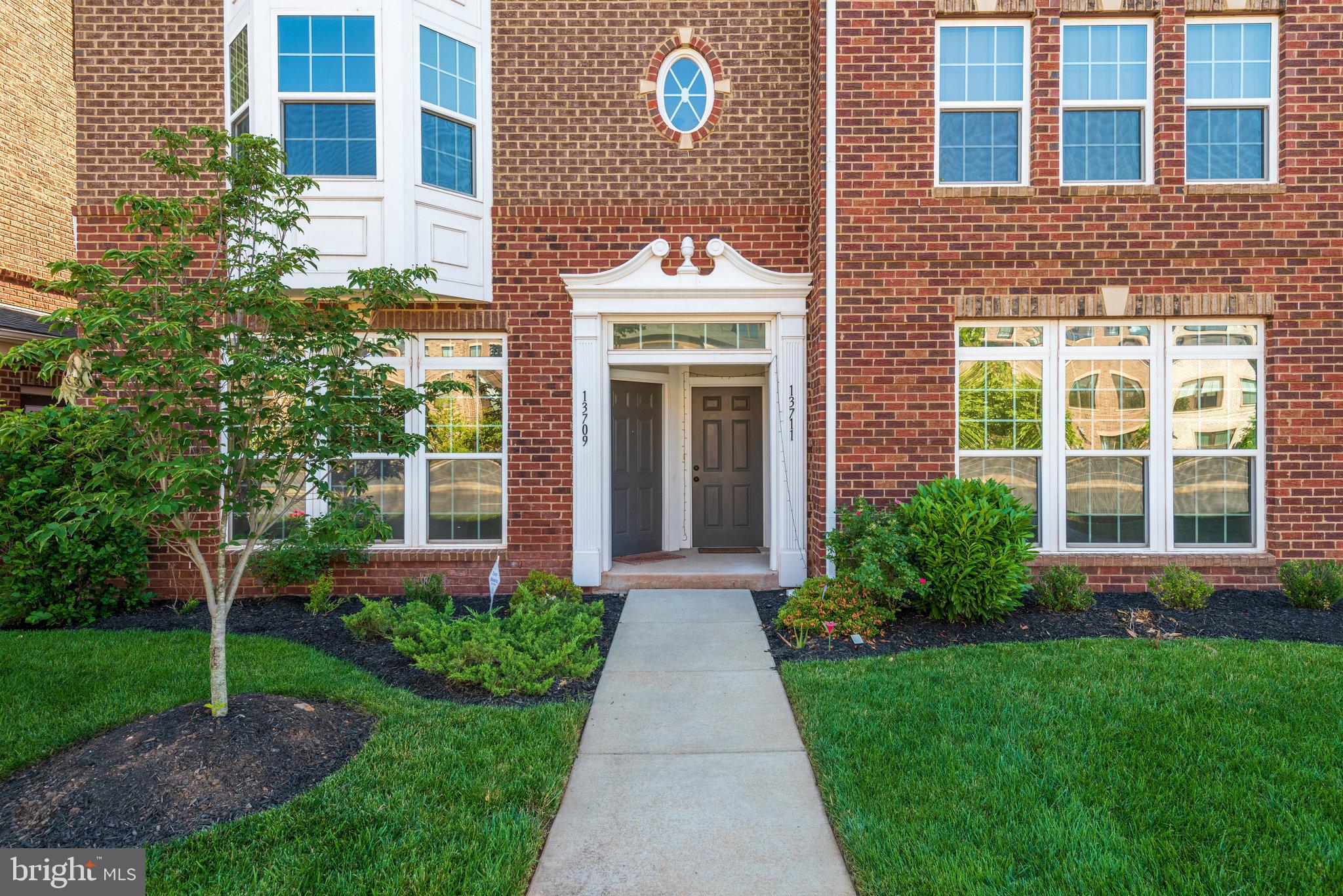 DISCOVERY SQUARE - Residential Lease